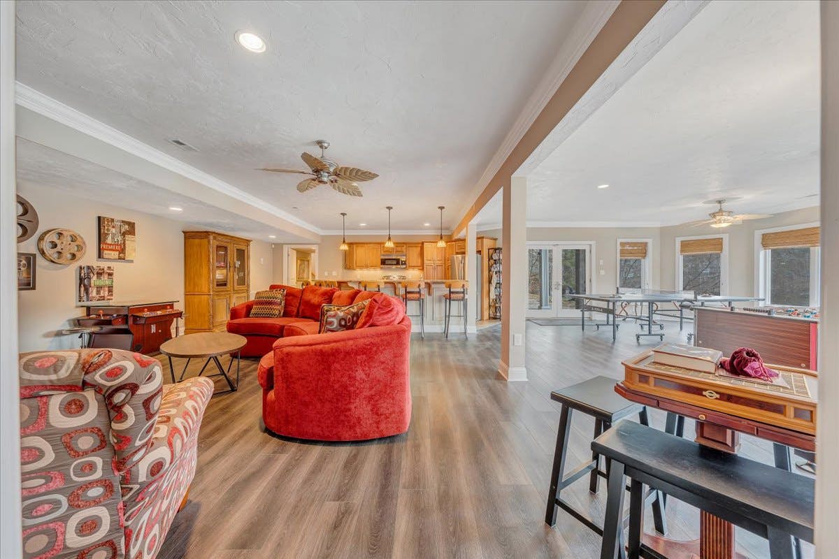 LAKE Great Escape on Smith Mountain Lake