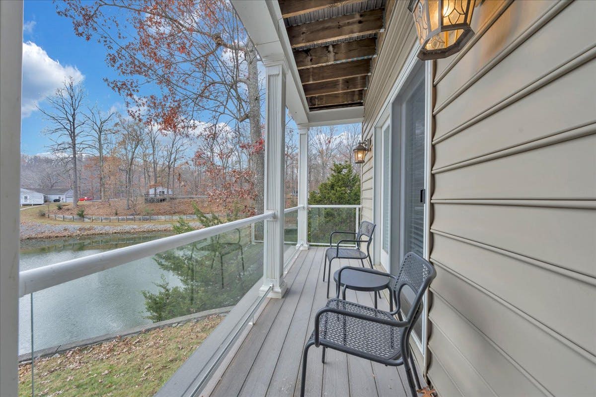 LAKE Great Escape on Smith Mountain Lake