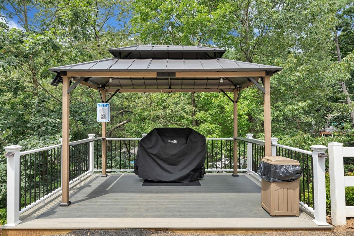 LAKE Great Escape on Smith Mountain Lake