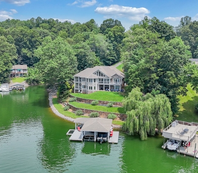 LAKE Great Escape on Smith Mountain Lake