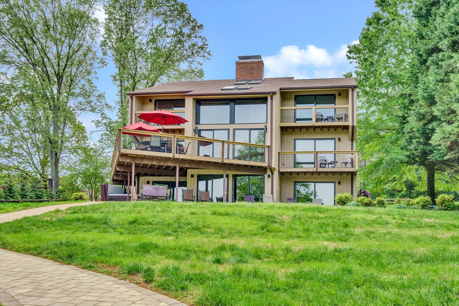 Dancing Water - Sleeps 10, Private dock, Game Room & Hot Tub