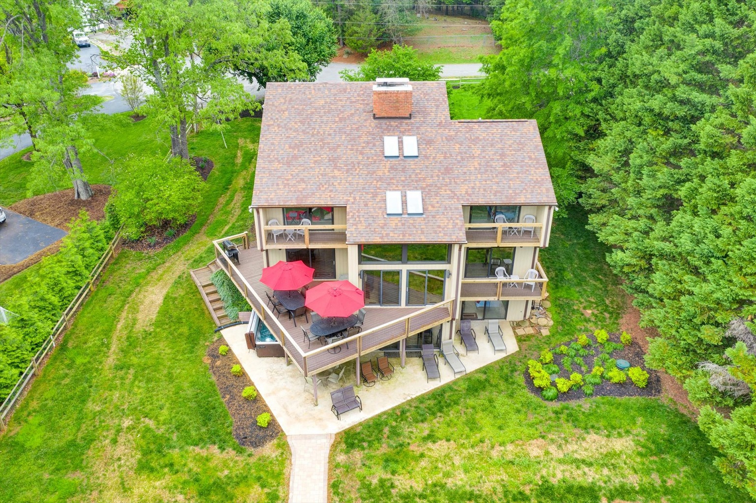 Dancing Water - Sleeps 10, Private dock, Game Room & Hot Tub