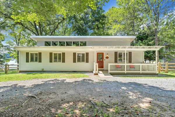 Summer Breeze - Lakefront w/ Private Dock!