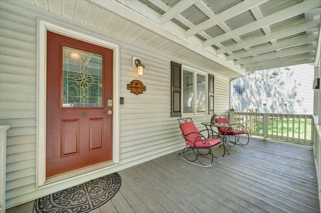 Summer Breeze - Lakefront w/ Private Dock!