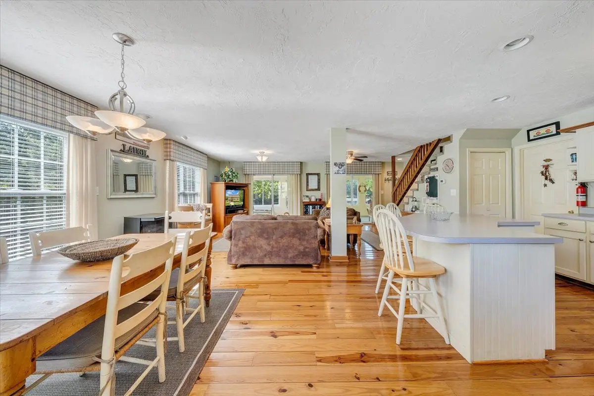 LAKE Cape Cottage