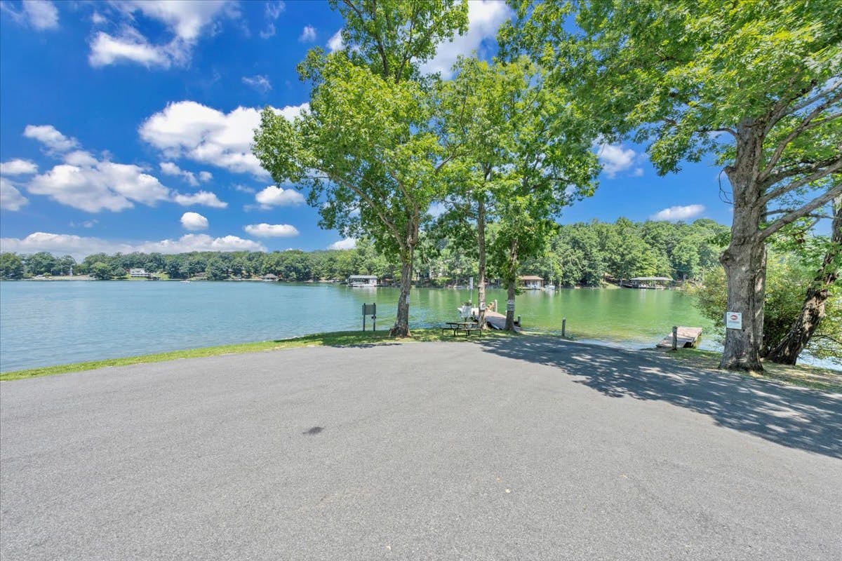 Lakeview Village East