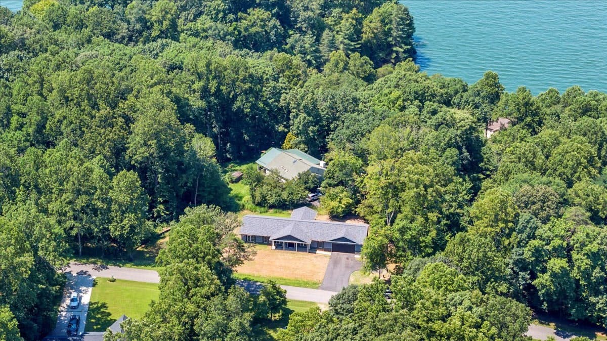 Lakeview Village East