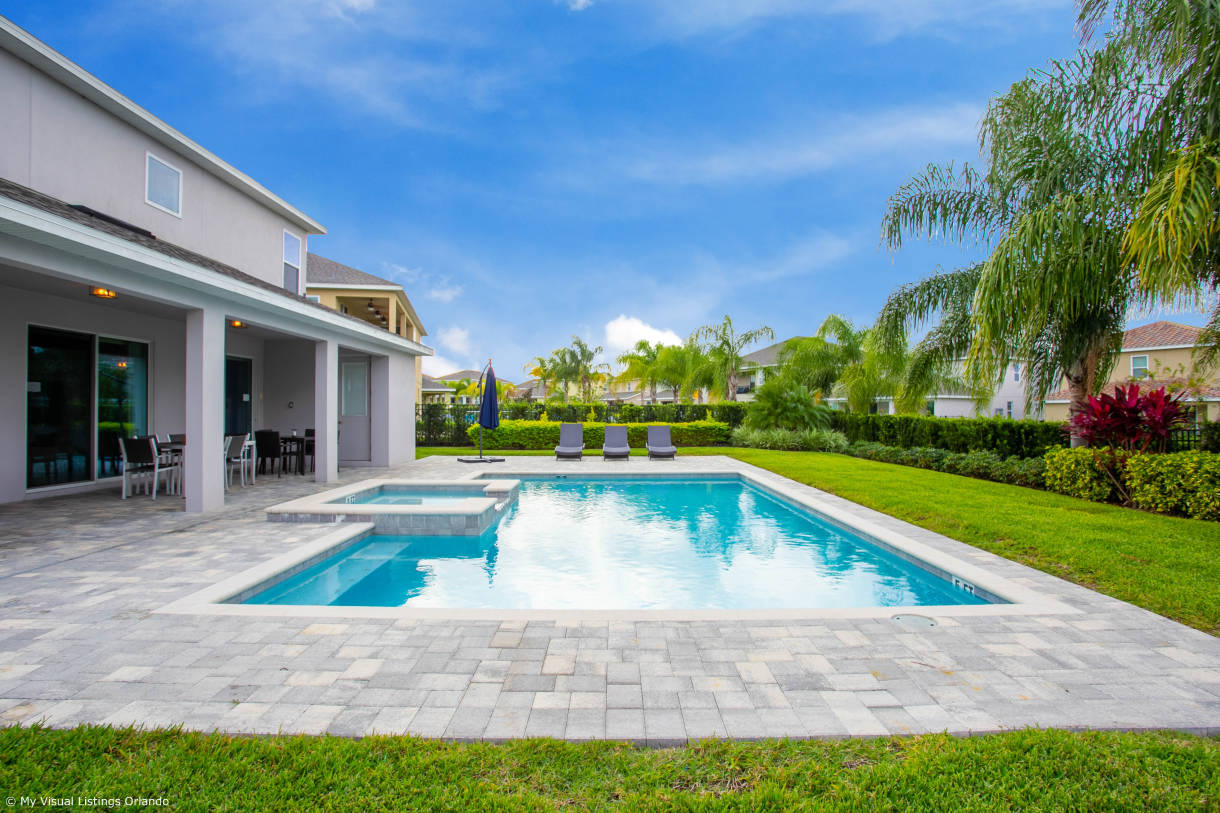 Stylish Family Home Private Pool/Spa | 10min to Disneyworld | Sleeps 22 | EN101