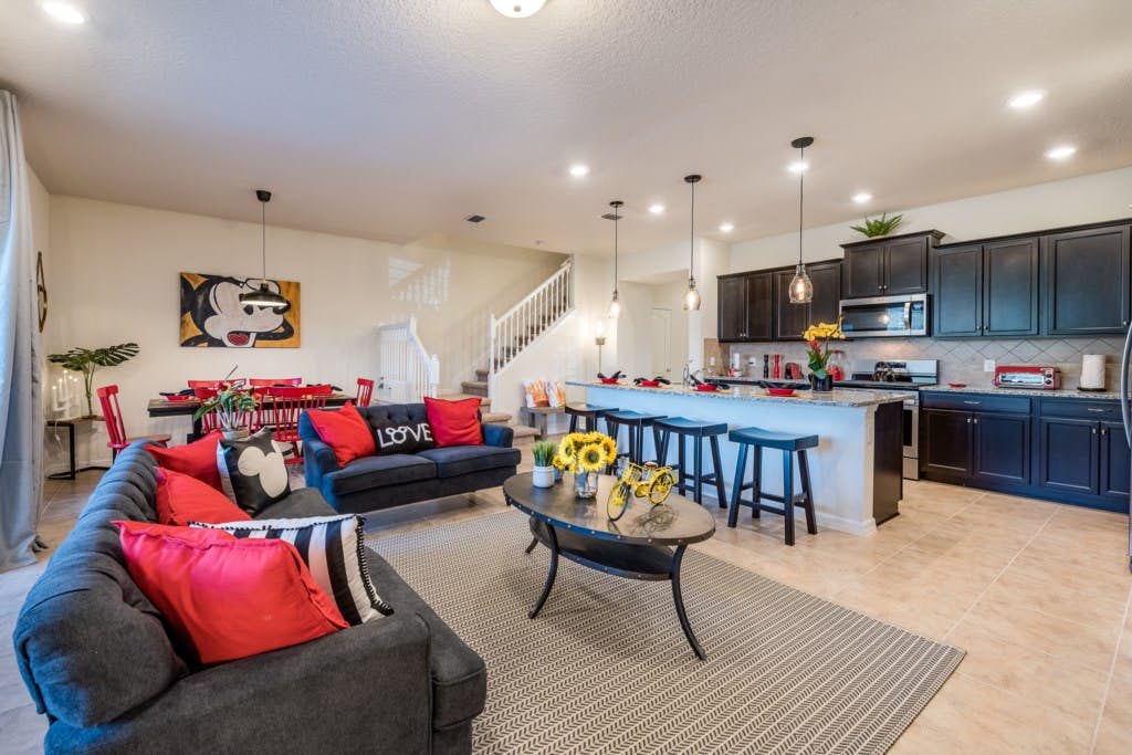 Spacious 5-Bedroom Villa with Private Pool in Davenport's Solterra Resort