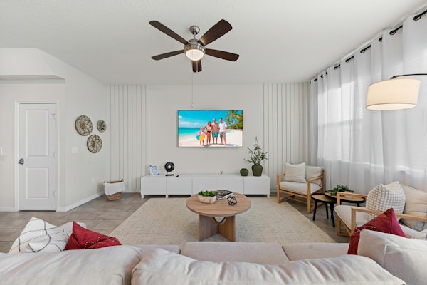 Newly Renovated! Charming Challet at Compass Bay