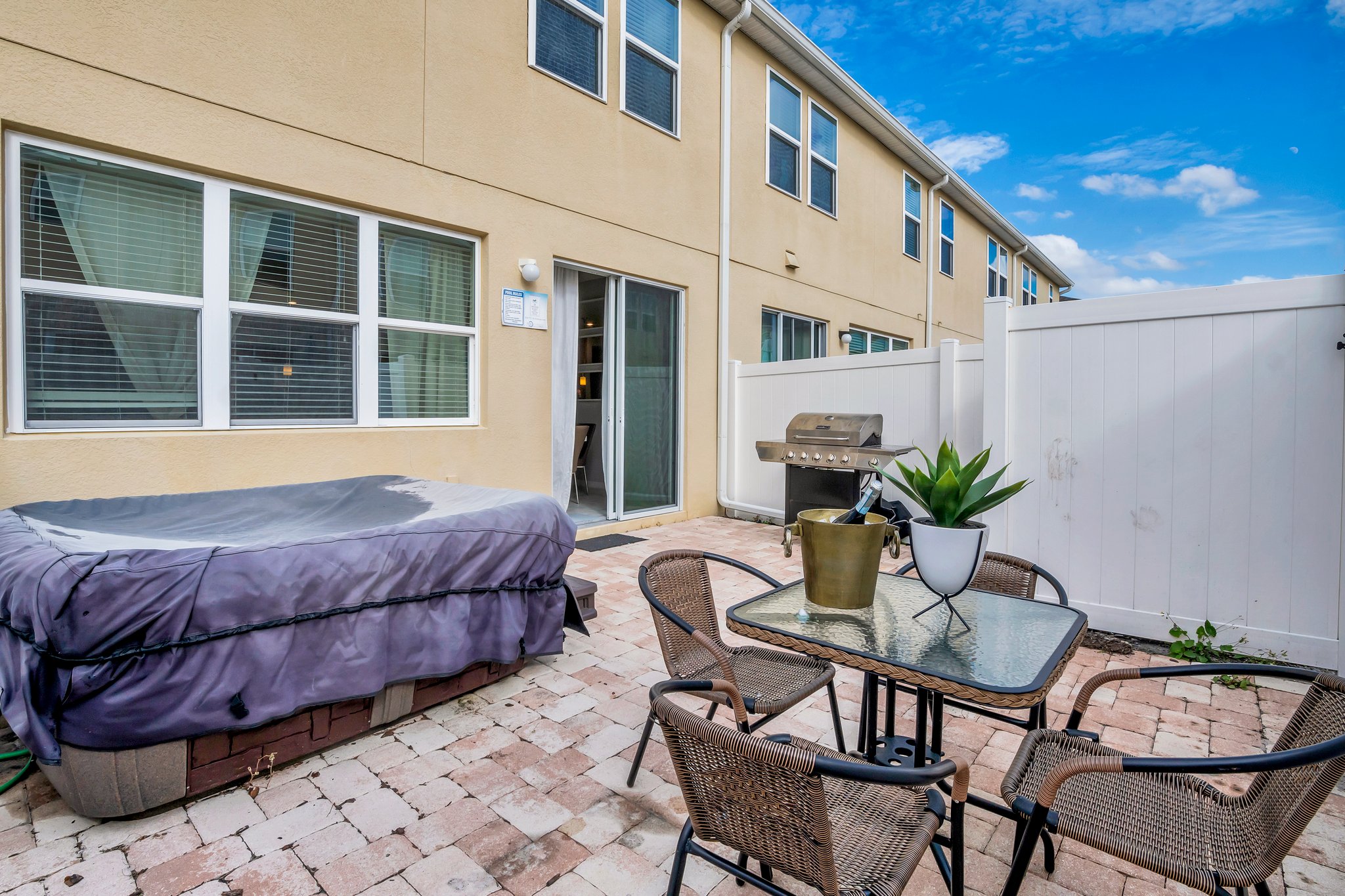 Townhouse w/ Hot Tub Near Disney | Sleeps 12