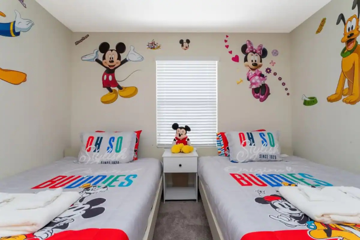 Roomy Family Home-Sleeps 16 | 109