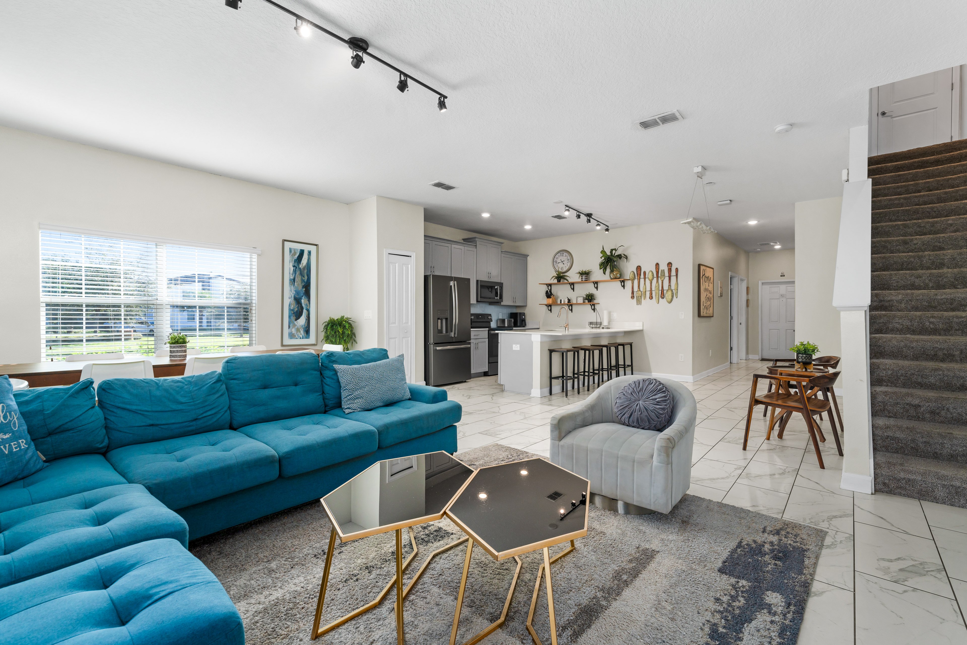 Roomy Family Home-Sleeps 16 | 109