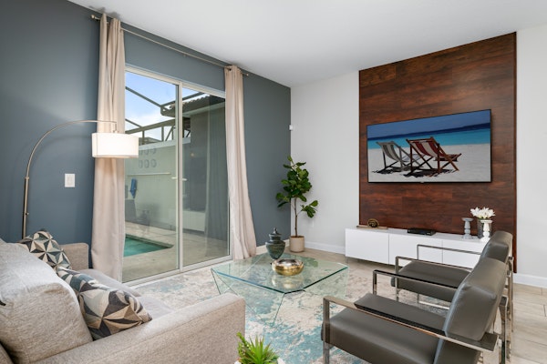 Really close to Disney! Sleeps 10