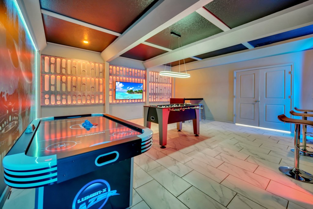 9 BR Family Home | 8 Min to Disney!