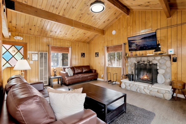 Sweet Cabin Gateway | Cozy Big Bear Retreat Minutes From Adventure