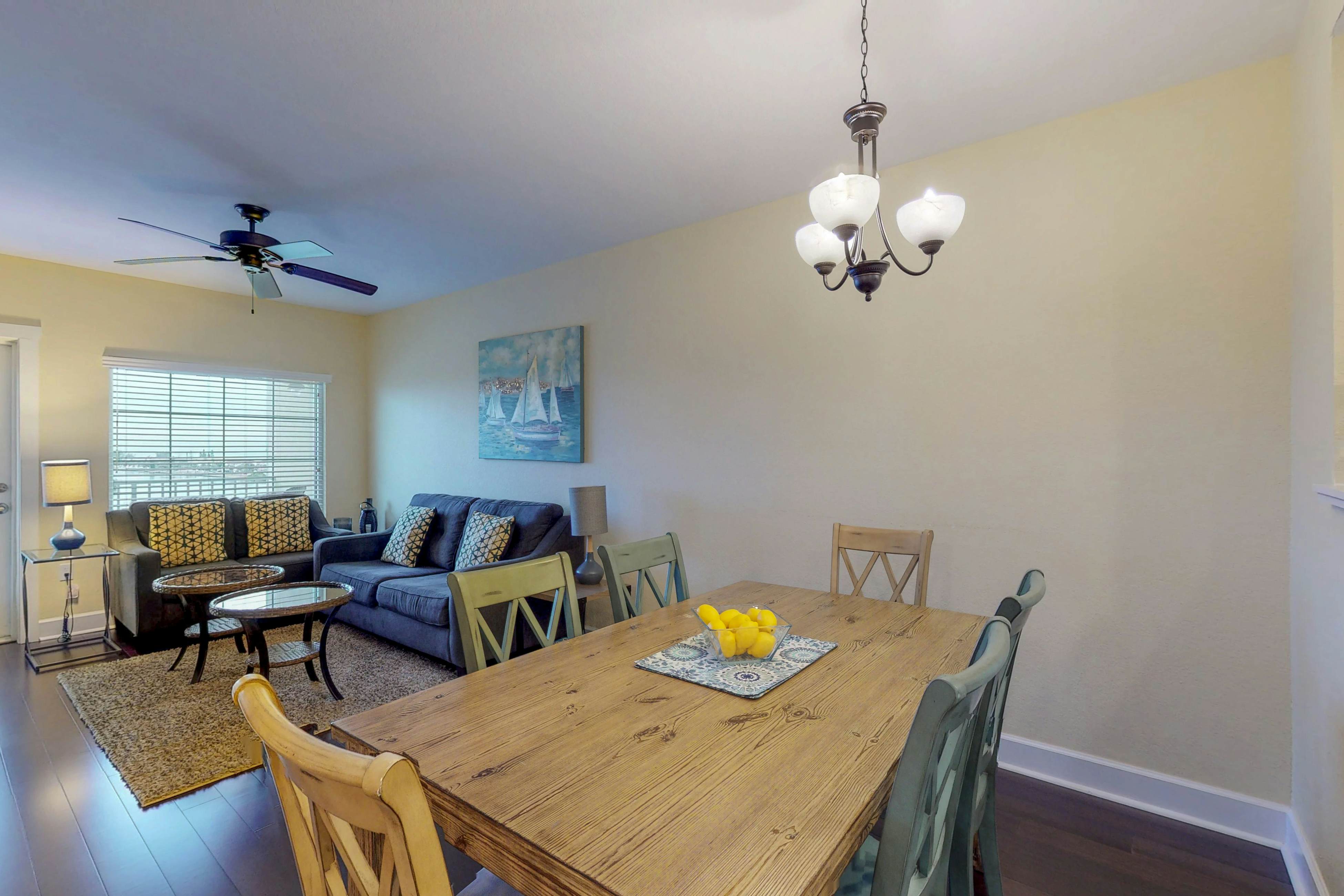 Welcoming condo with WiFi, washer/dryer, & pool - walk to waterpark & dining