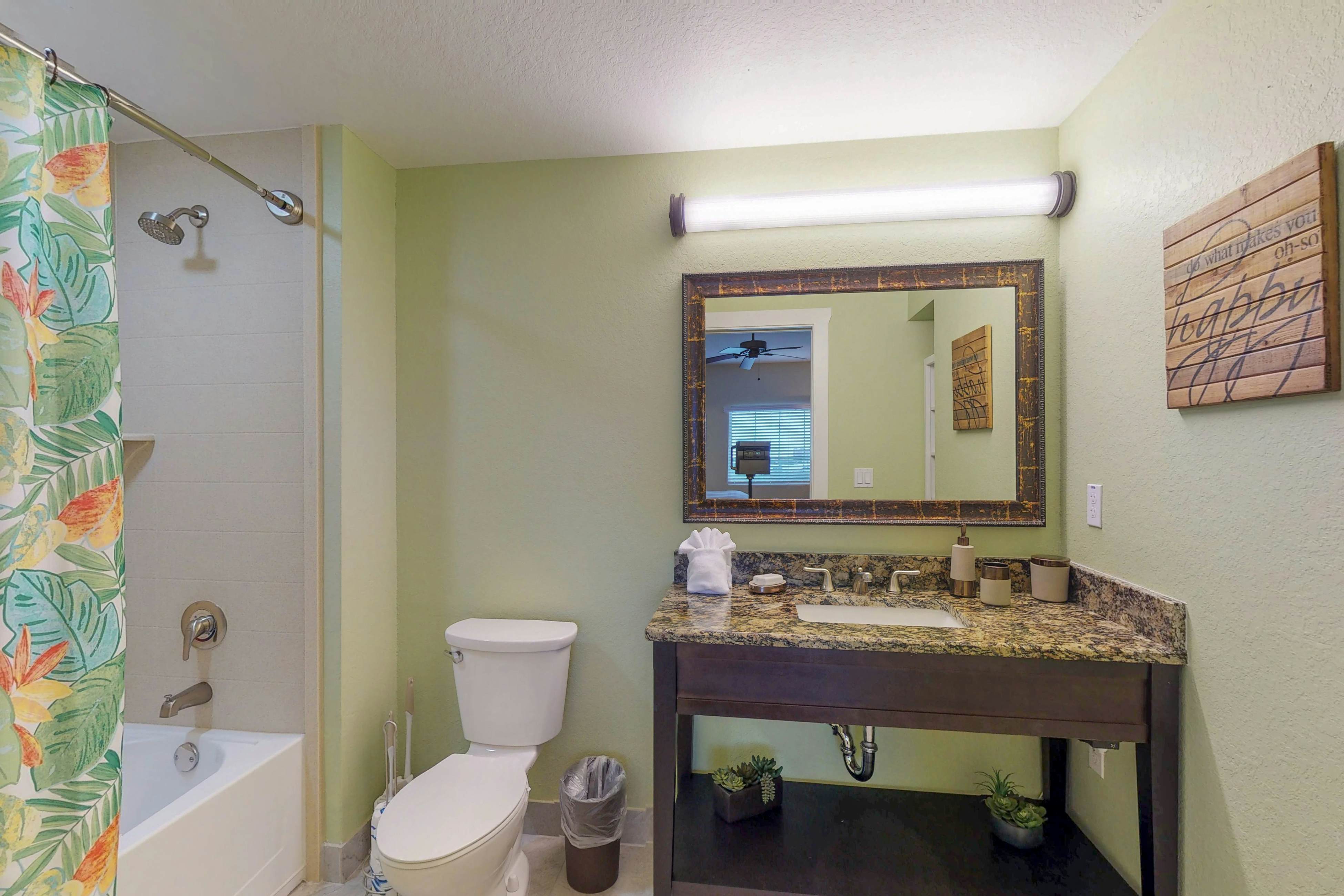 Welcoming condo with WiFi, washer/dryer, & pool - walk to waterpark & dining