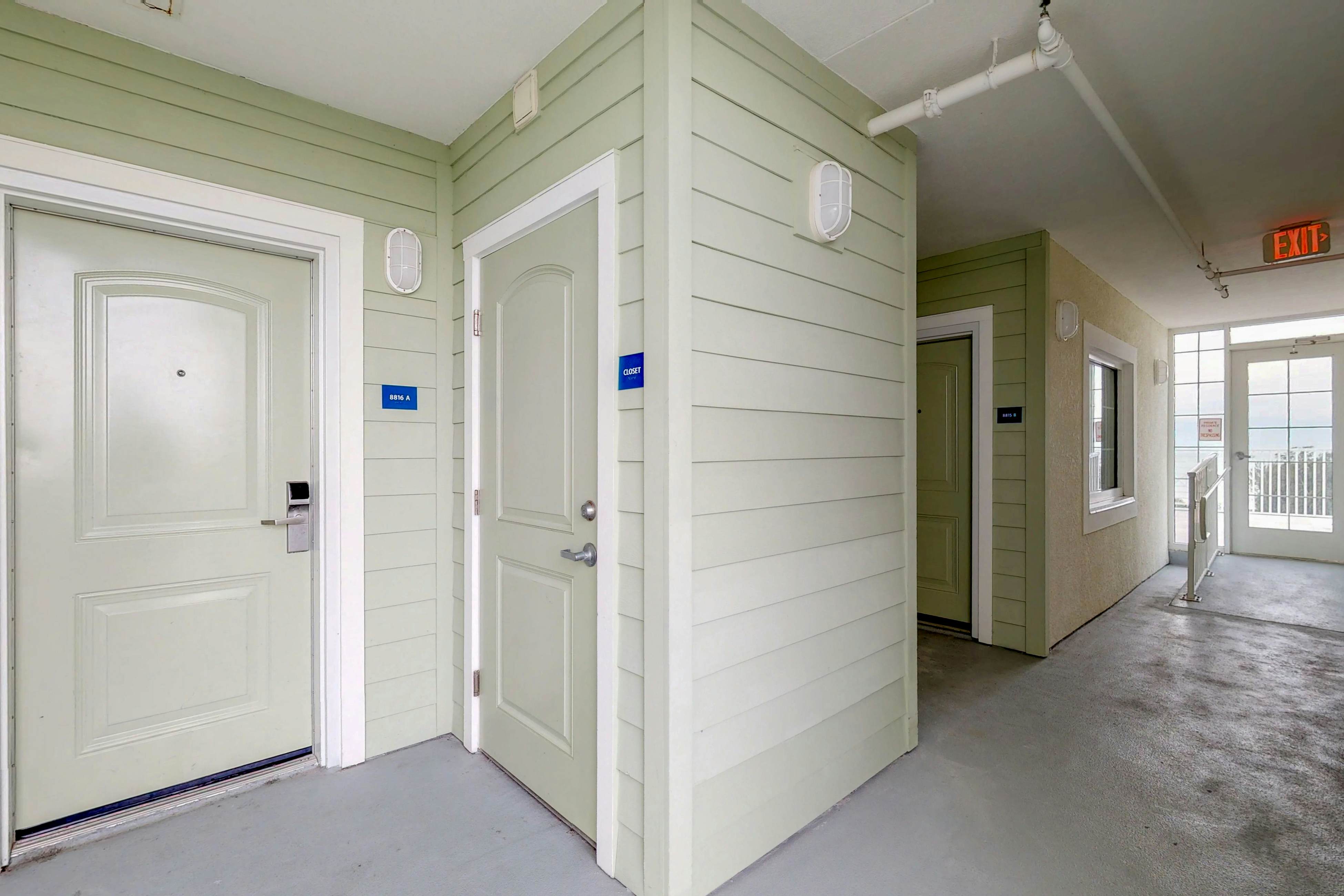 Welcoming condo with WiFi, washer/dryer, & pool - walk to waterpark & dining