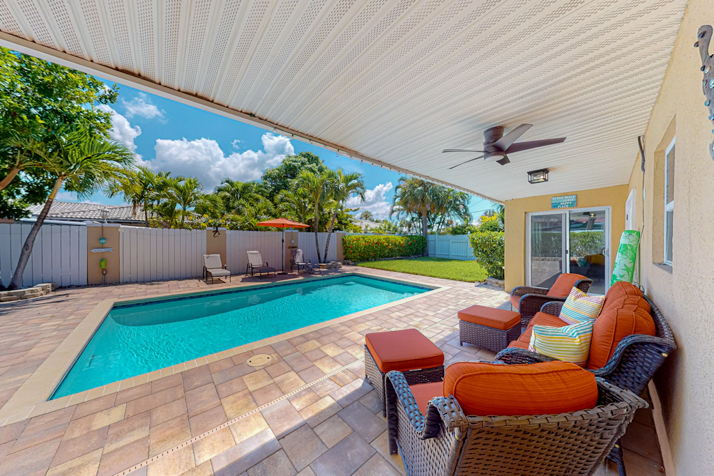 Dog friendly home near beaches with private pool enclosed backyard grill WD