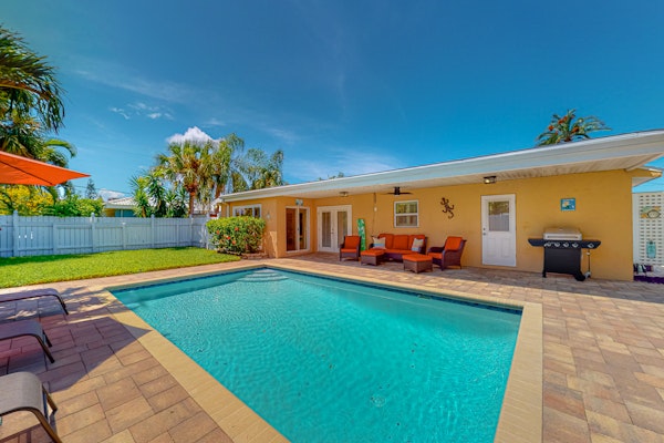 Dog friendly home near beaches with private pool enclosed backyard grill WD