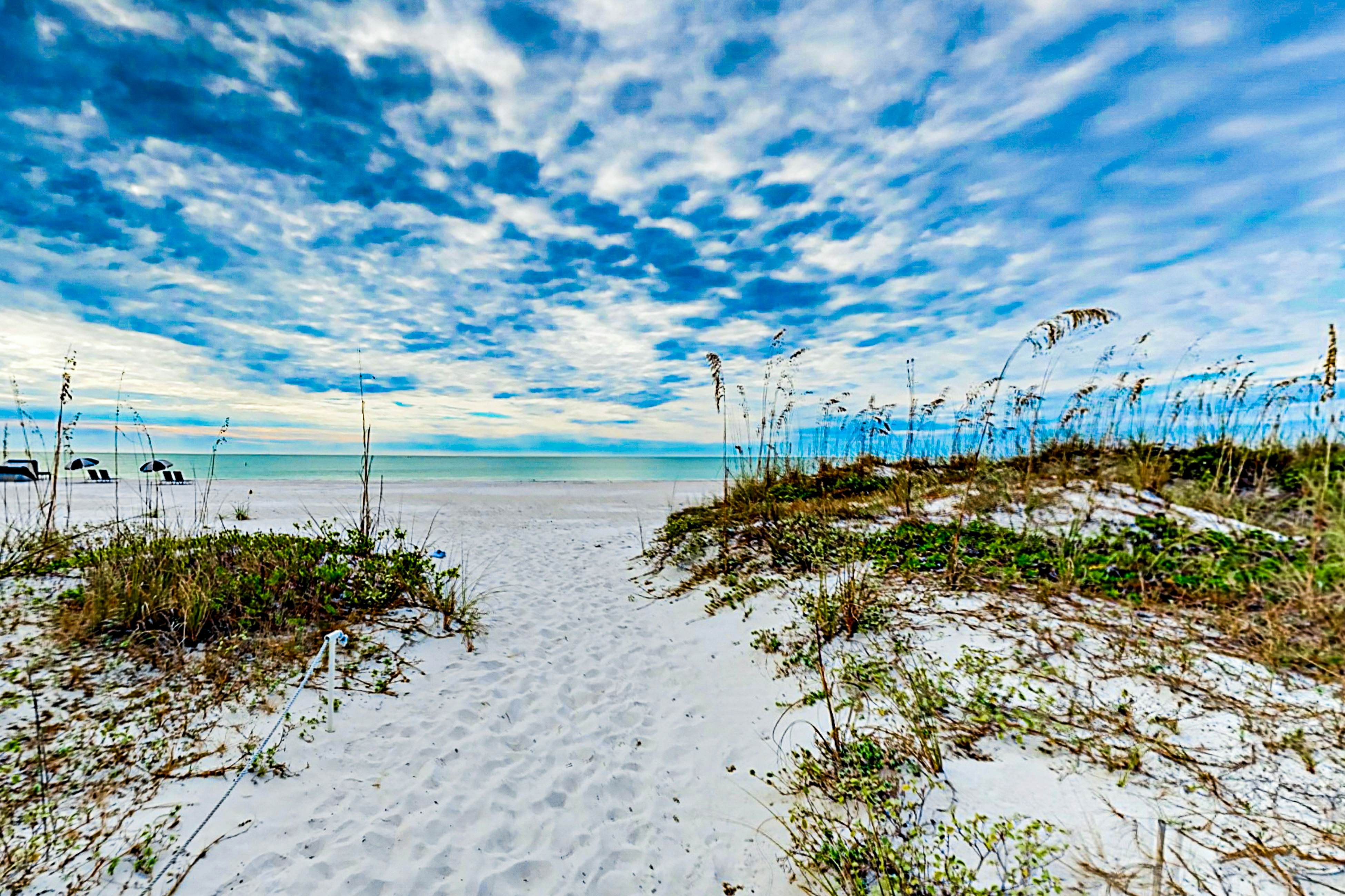 Dog-friendly home near beaches with private pool, enclosed backyard, grill, W/D