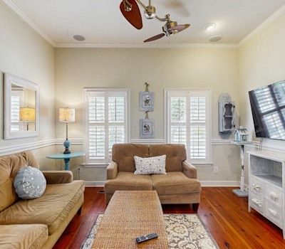 North Central, 30-Day Rental Home w/Double Porches, Garden Patio, and Free WiFi