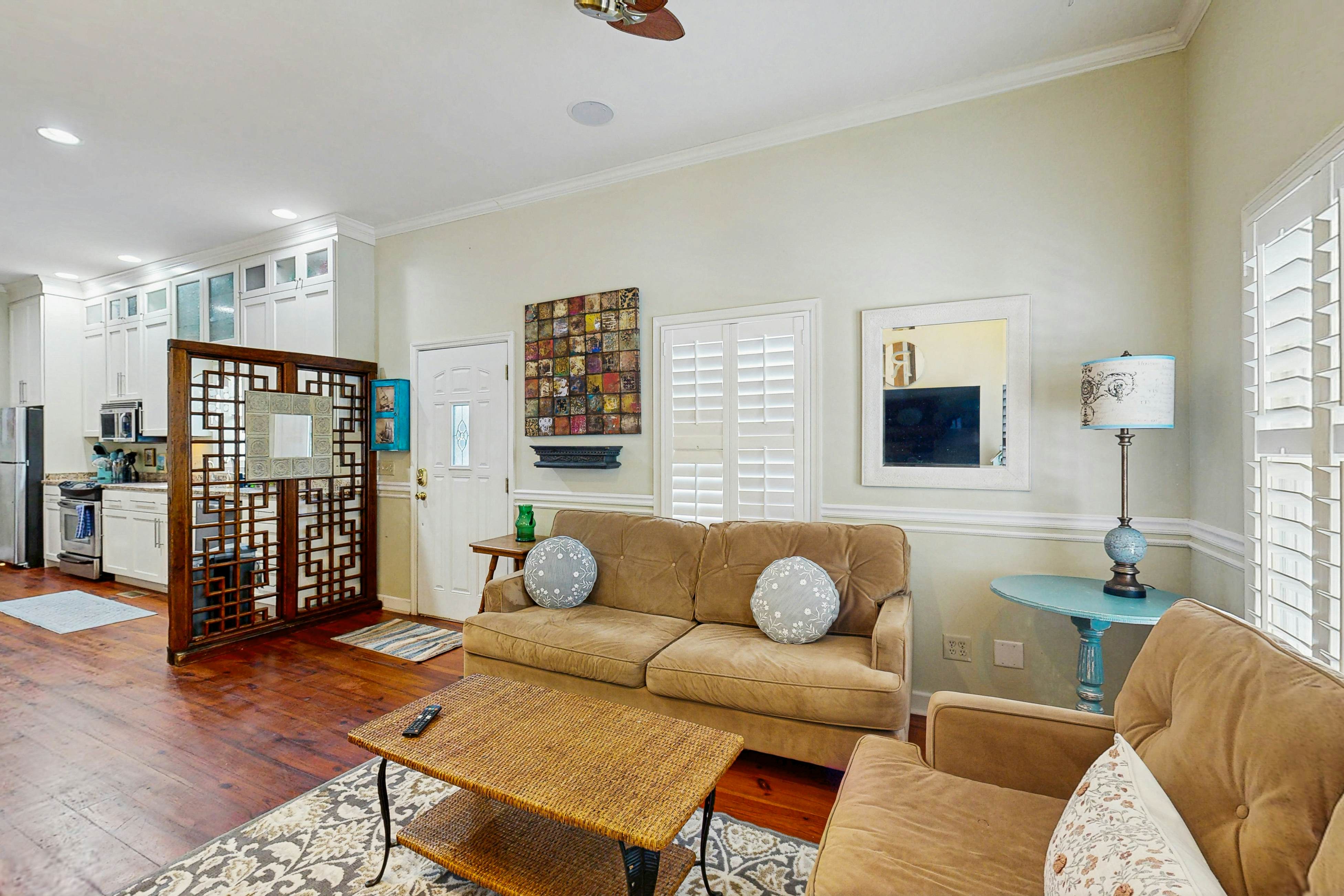 North Central, 30-Day Rental Home w/Double Porches, Garden Patio, and Free WiFi