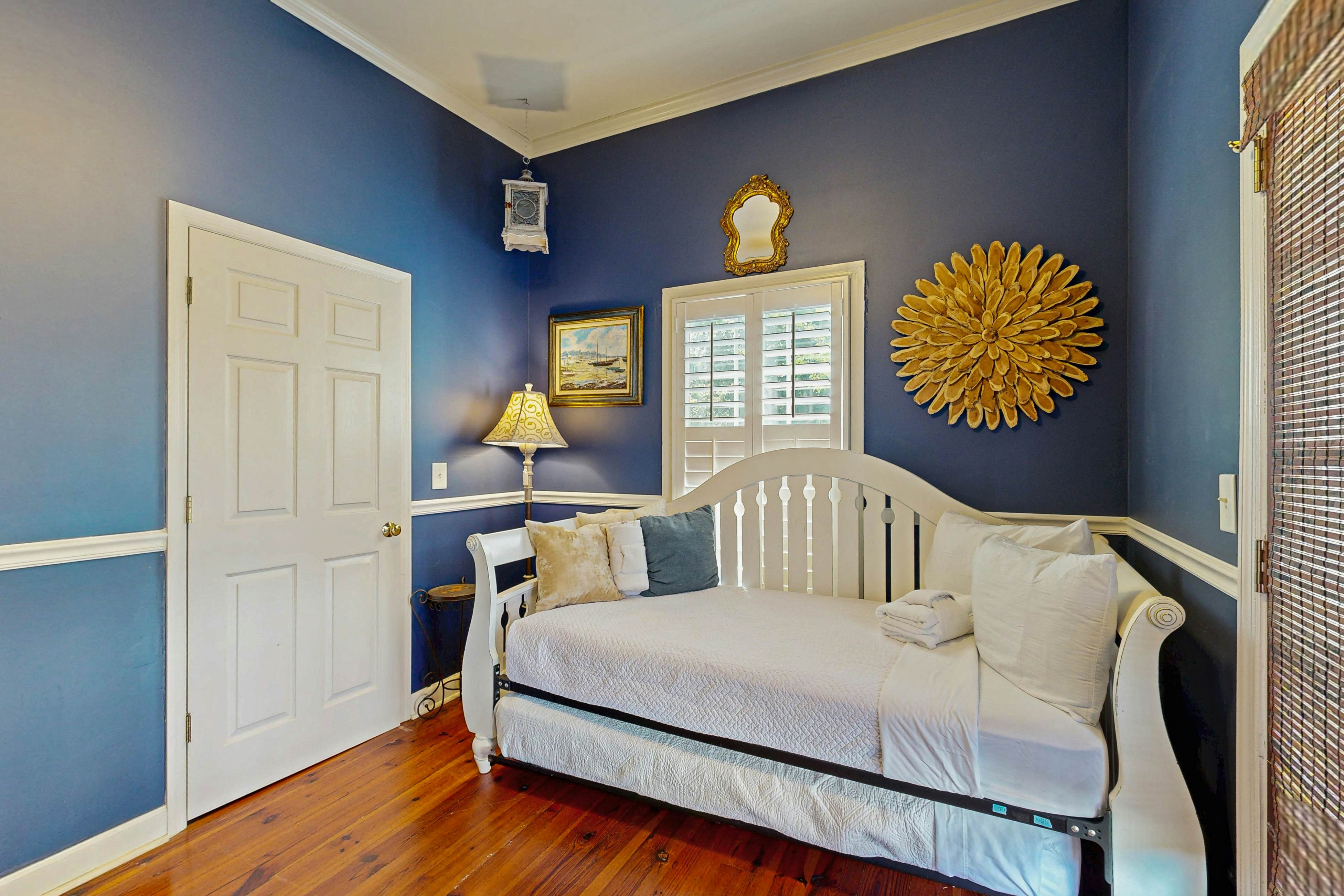 North Central, 30-Day Rental Home w/Double Porches, Garden Patio, and Free WiFi