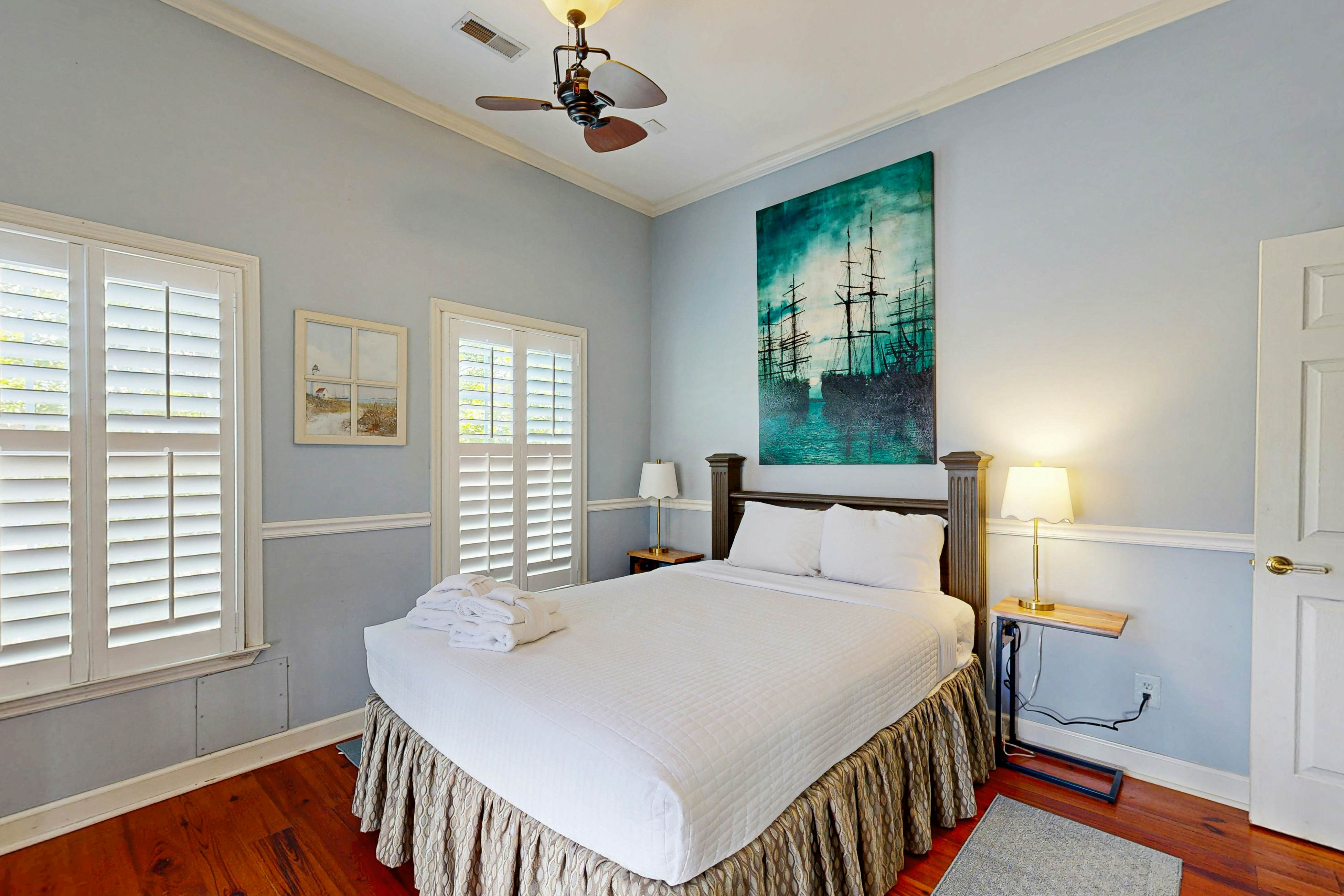 North Central, 30-Day Rental Home w/Double Porches, Garden Patio, and Free WiFi