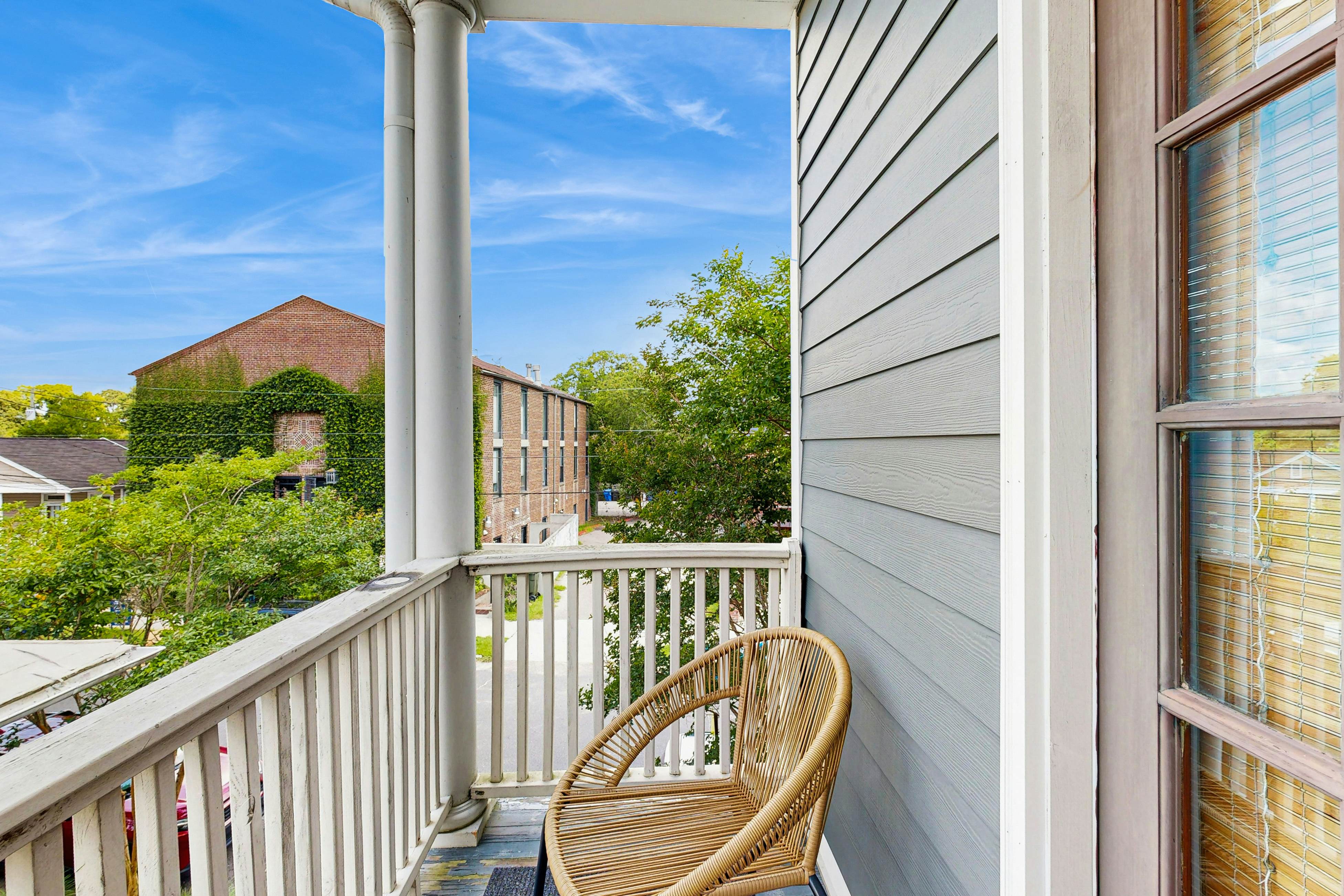 North Central, 30-Day Rental Home w/Double Porches, Garden Patio, and Free WiFi