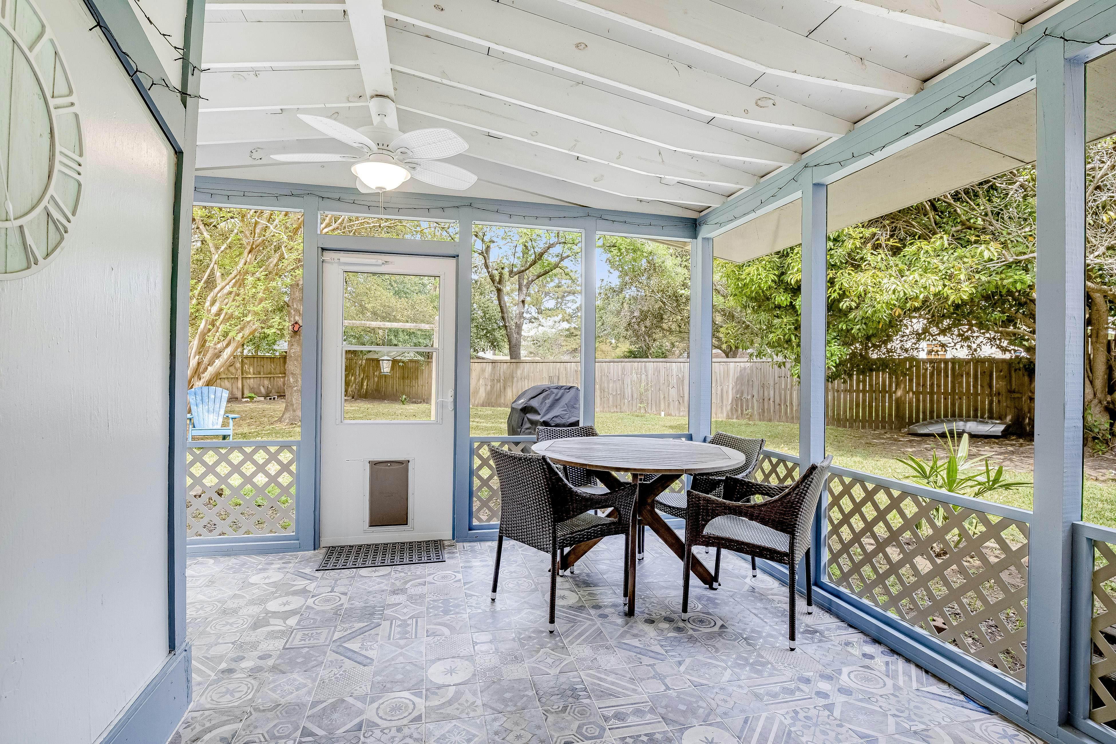 Stylish, Dog-Friendly, 30-Day Rental House w/Free WiFi, W/D, and Furnished Patio