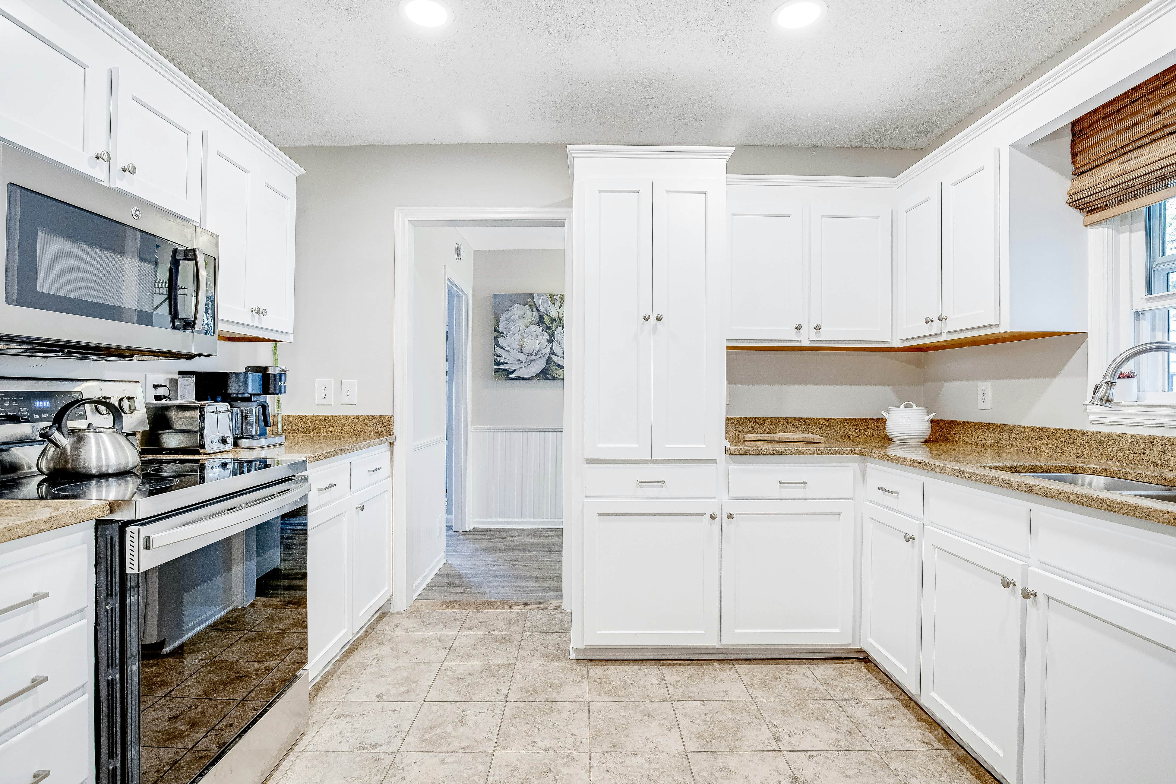 Stylish, Dog-Friendly, 30-Day Rental House w/Free WiFi, W/D, and Furnished Patio