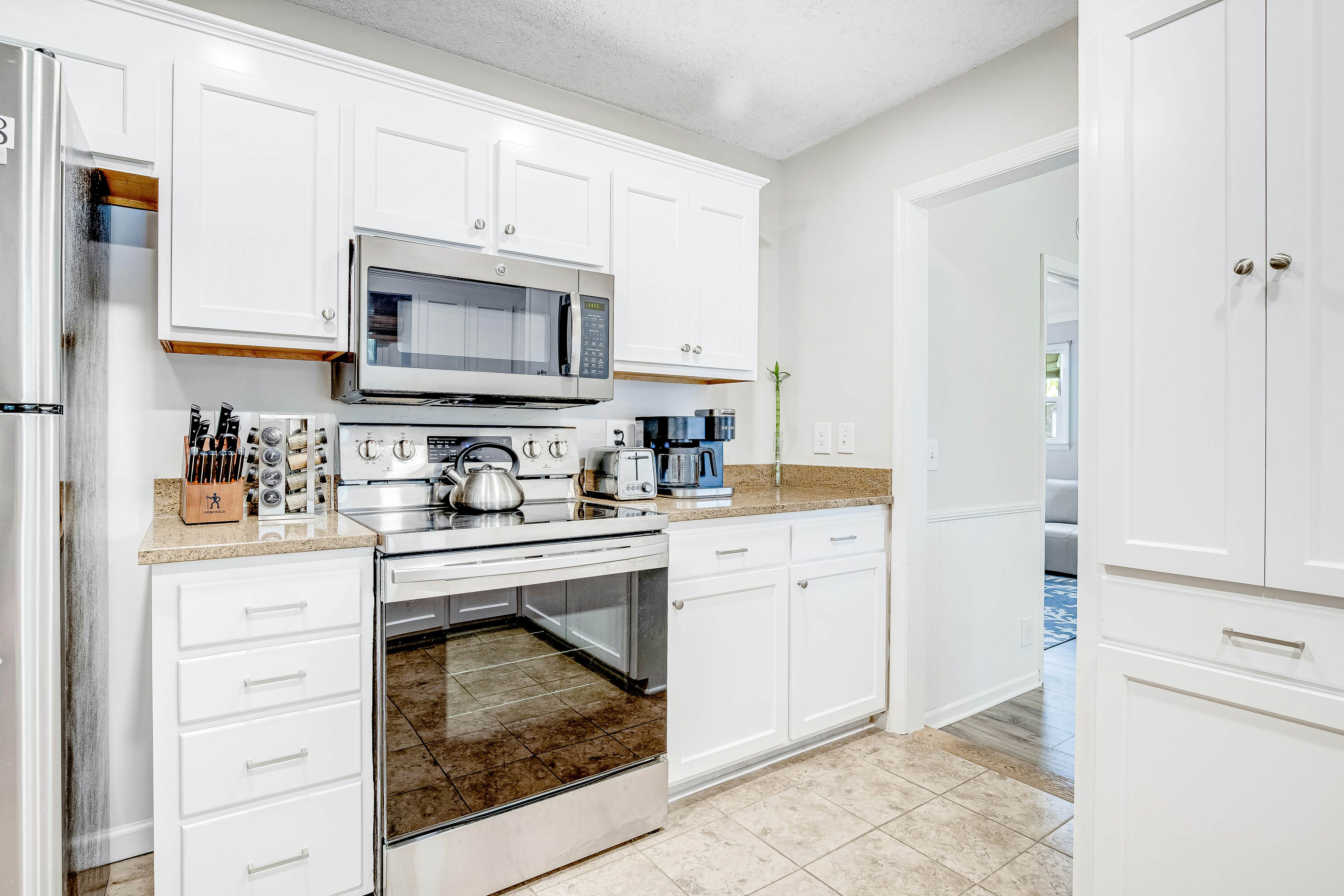 Stylish, Dog-Friendly, 30-Day Rental House w/Free WiFi, W/D, and Furnished Patio