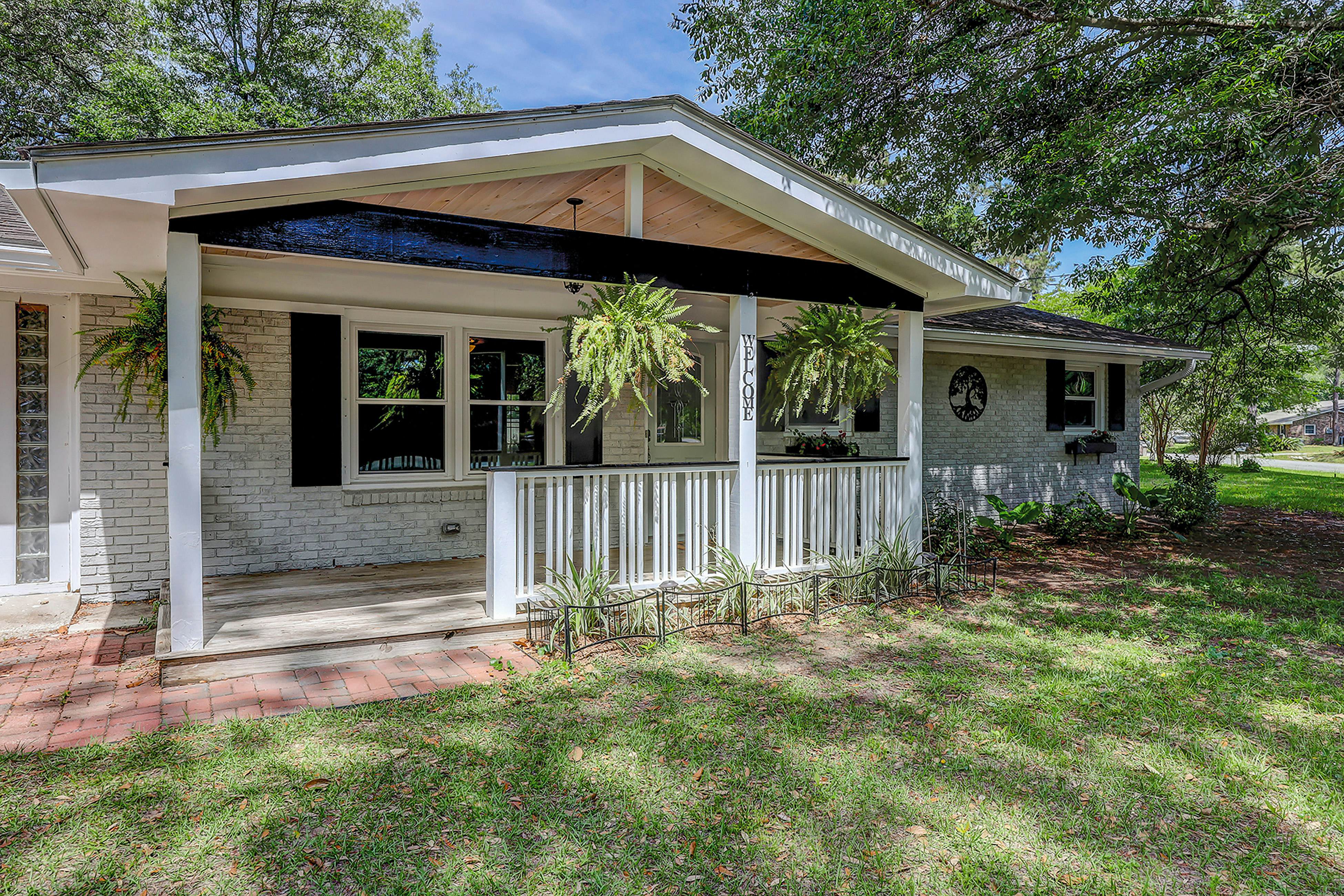 Stylish, Dog-Friendly, 30-Day Rental House w/Free WiFi, W/D, and Furnished Patio