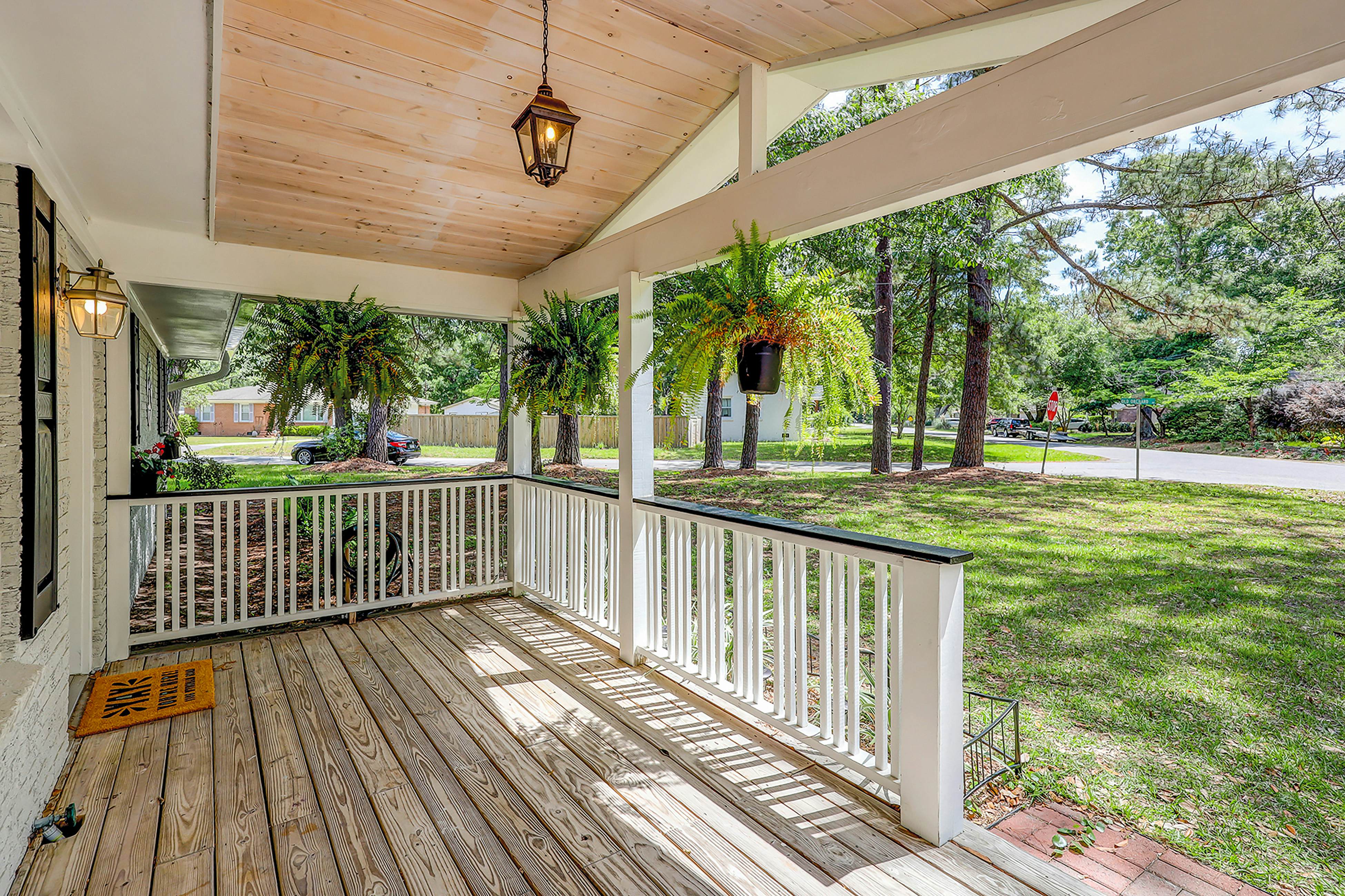 Stylish, Dog-Friendly, 30-Day Rental House w/Free WiFi, W/D, and Furnished Patio