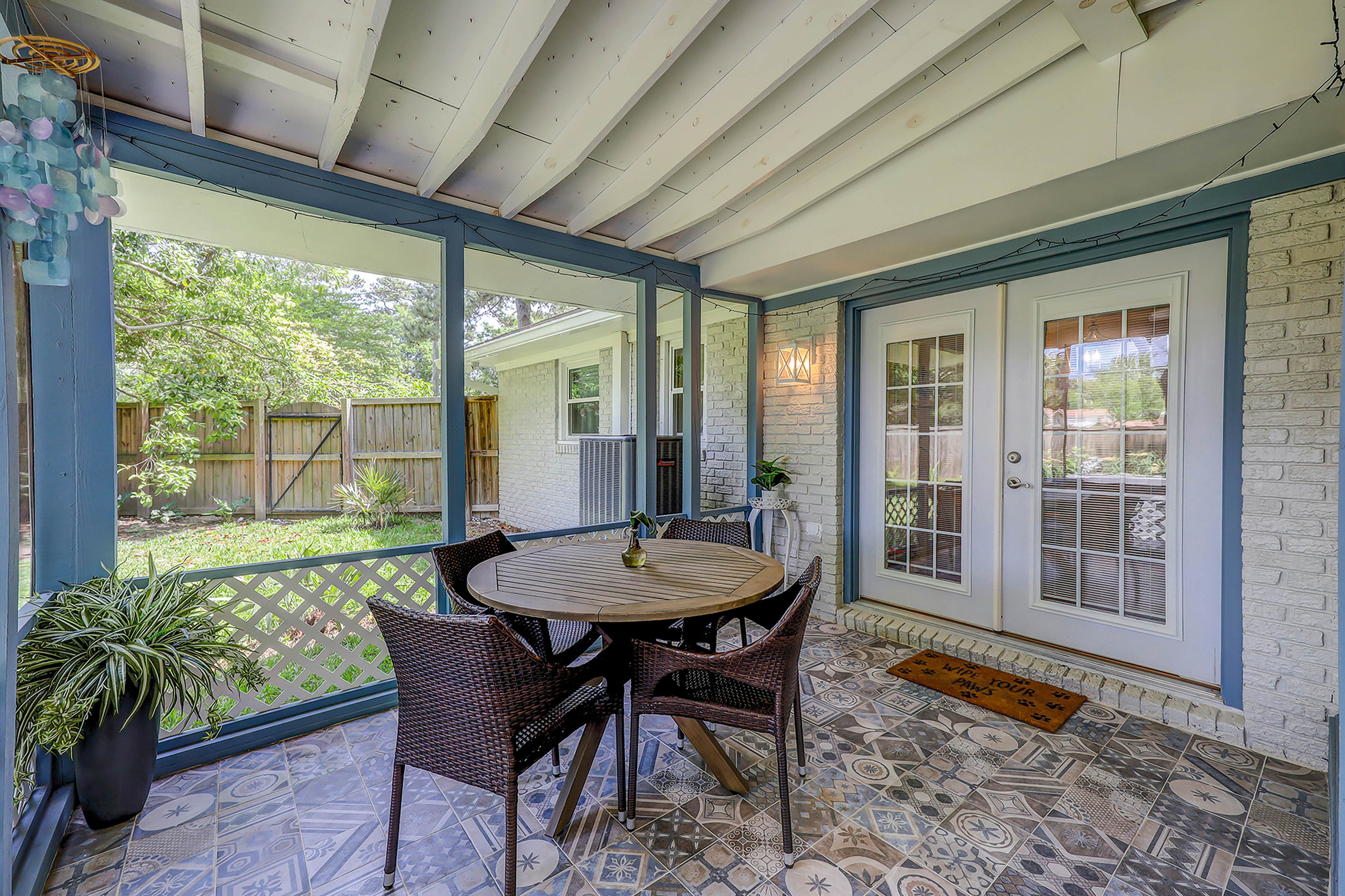 Stylish, Dog-Friendly, 30-Day Rental House w/Free WiFi, W/D, and Furnished Patio