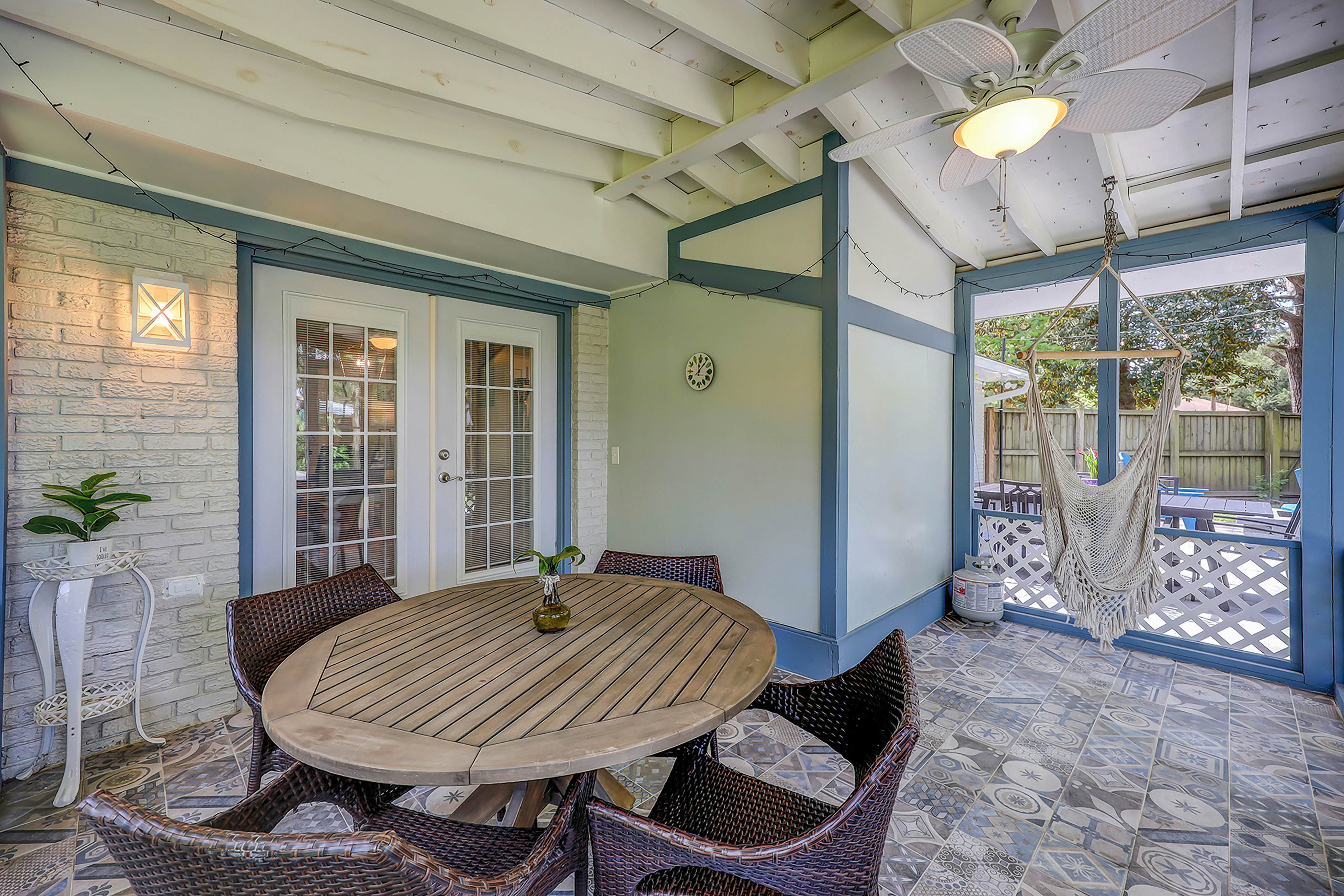 Stylish, Dog-Friendly, 30-Day Rental House w/Free WiFi, W/D, and Furnished Patio