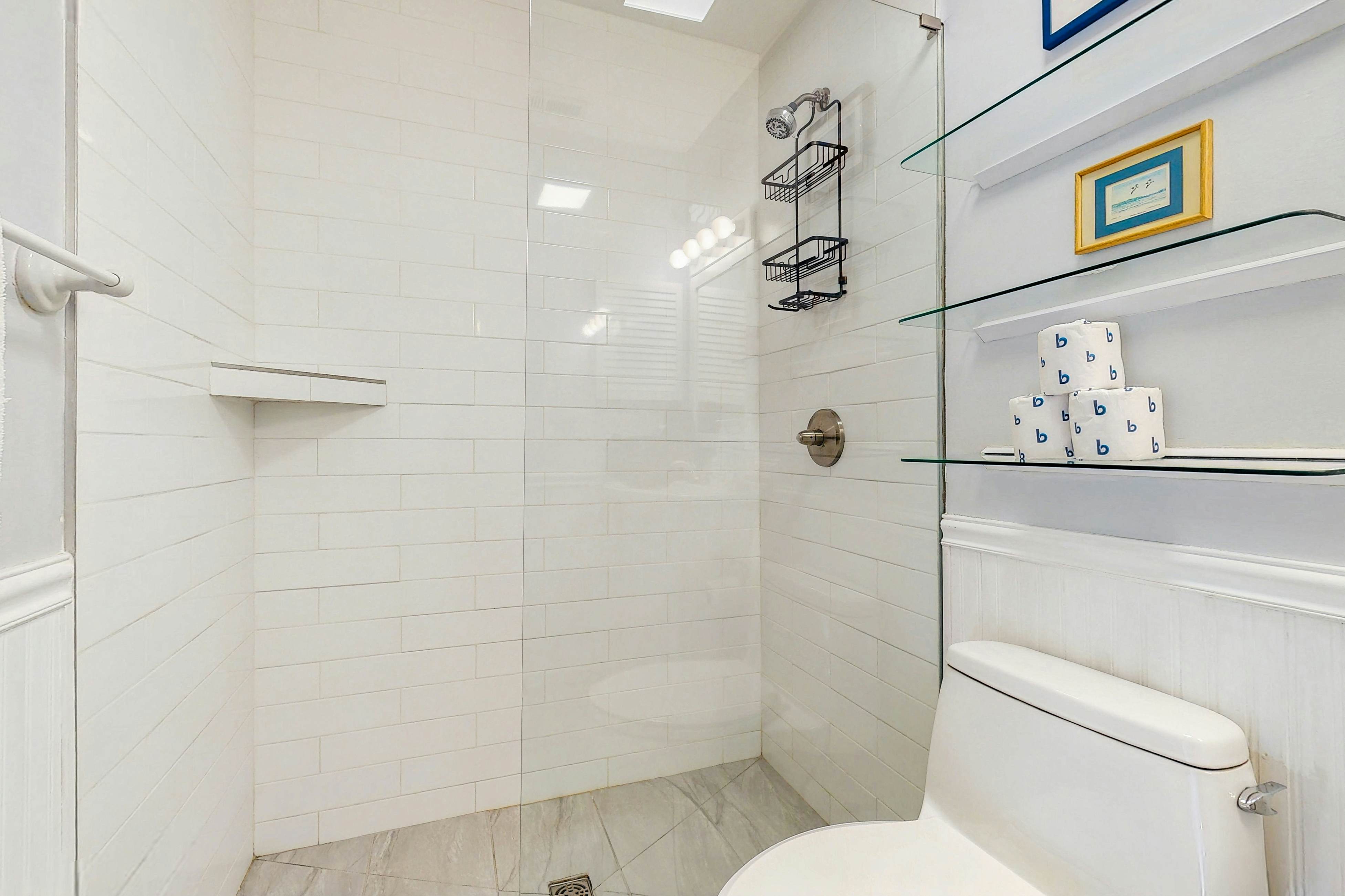 Cabin in the maritime forest with pool and golf on-site - walk to the beach