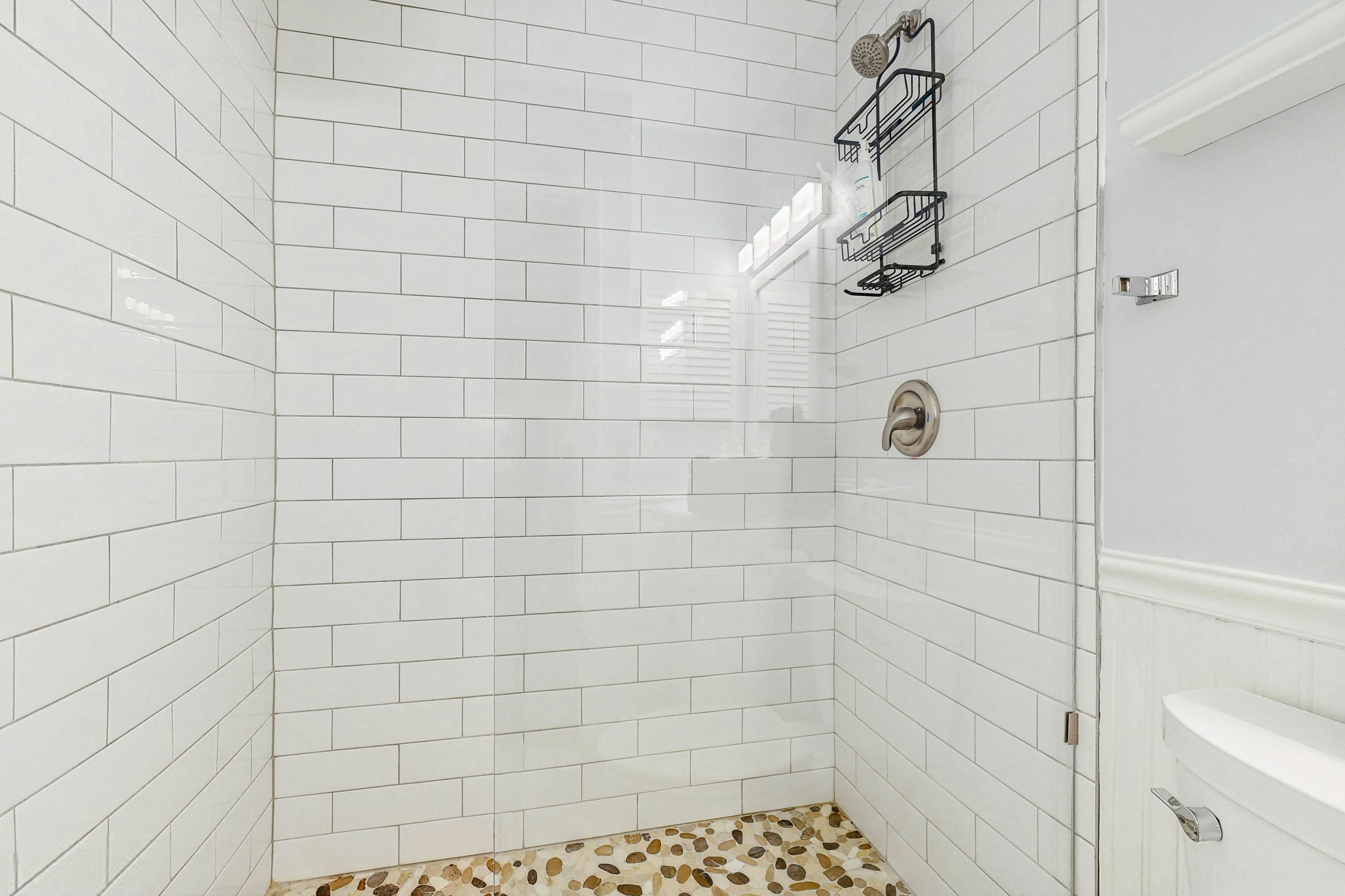 Cabin in the maritime forest with pool and golf on-site - walk to the beach