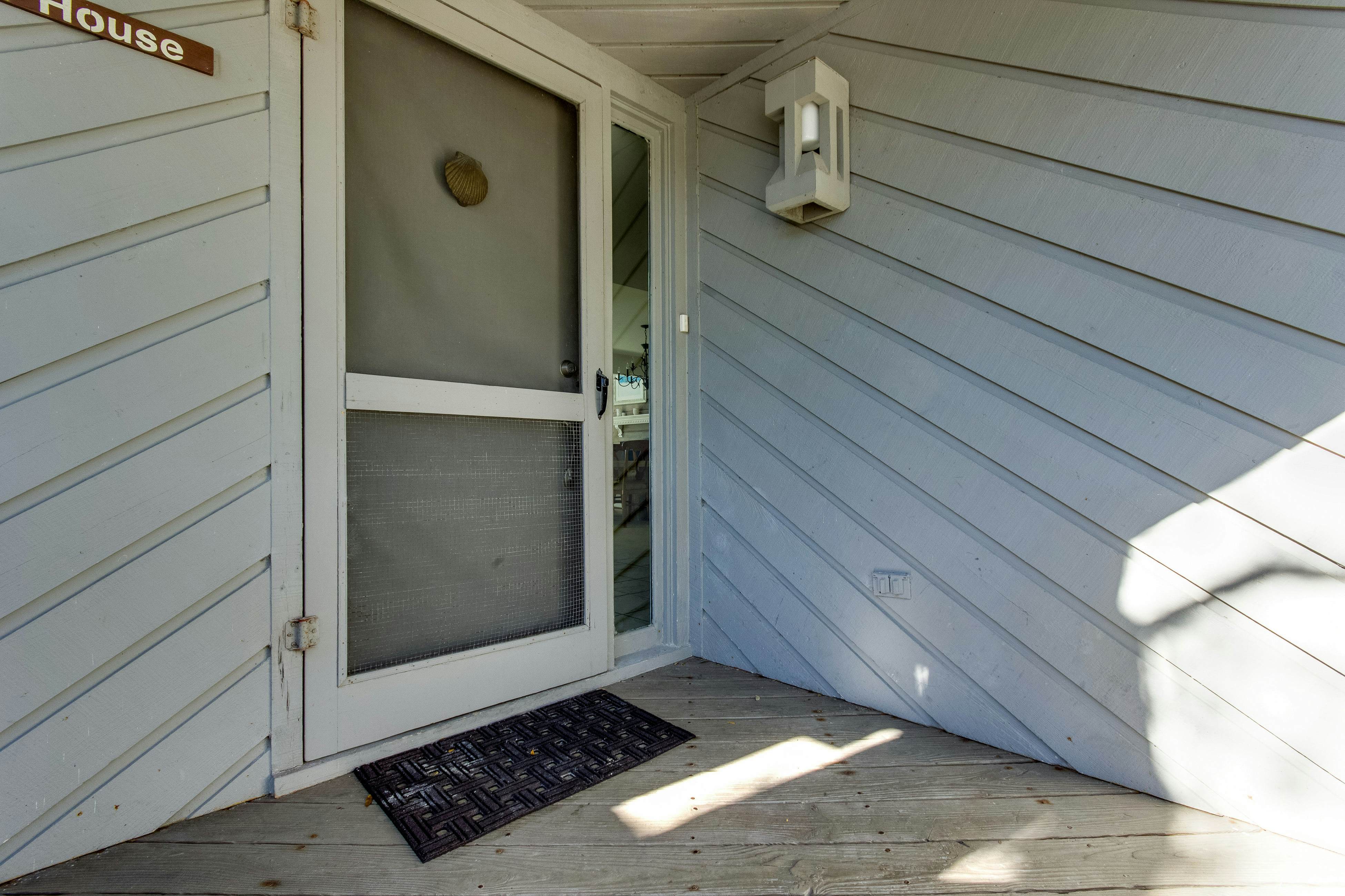 Villa with free WiFi, full kitchen, and full Seabrook Club amenity access