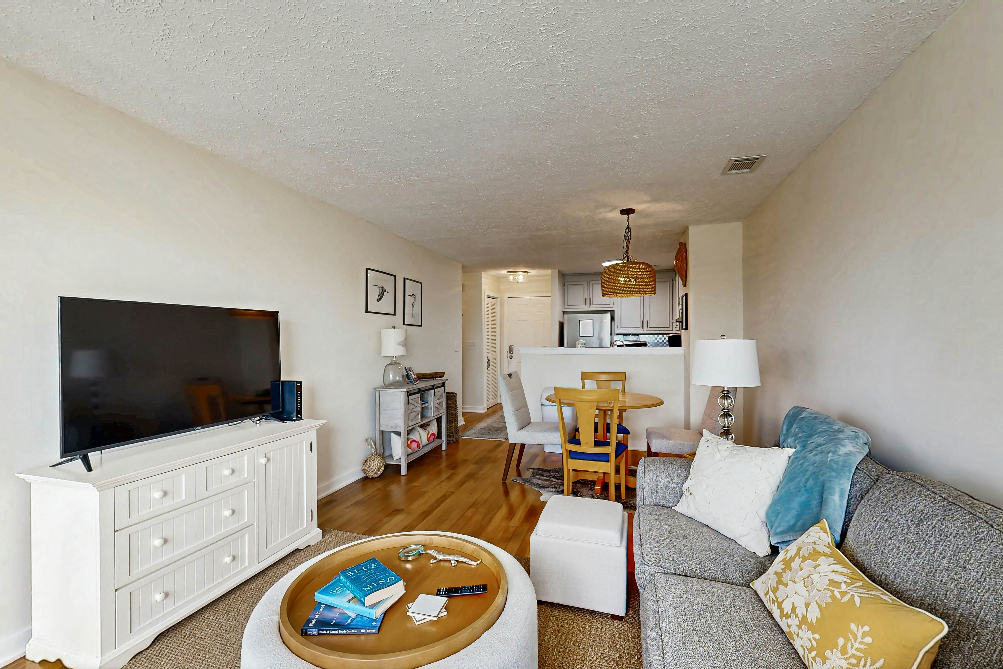 Charming Coastal Condo, with Shared Pool, Fitness Center & Dock