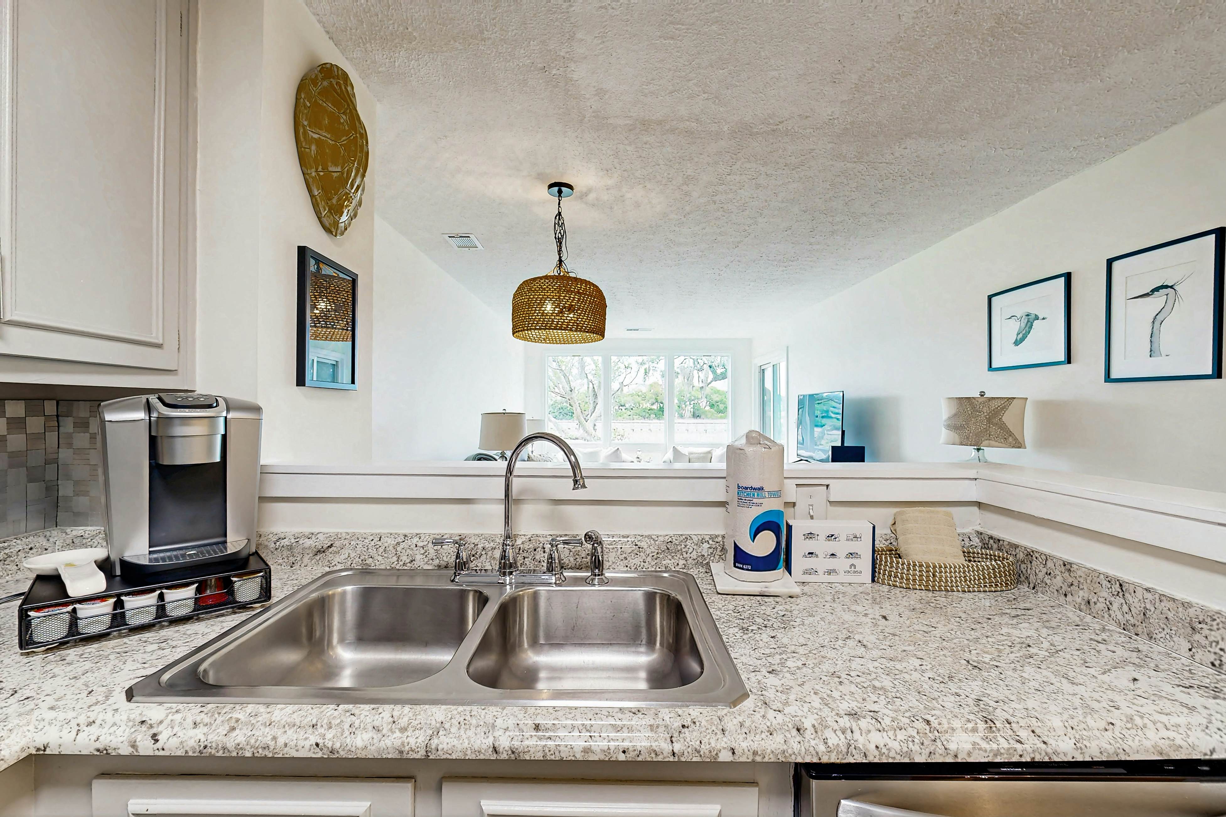 Charming Coastal Condo, with Shared Pool, Fitness Center & Dock