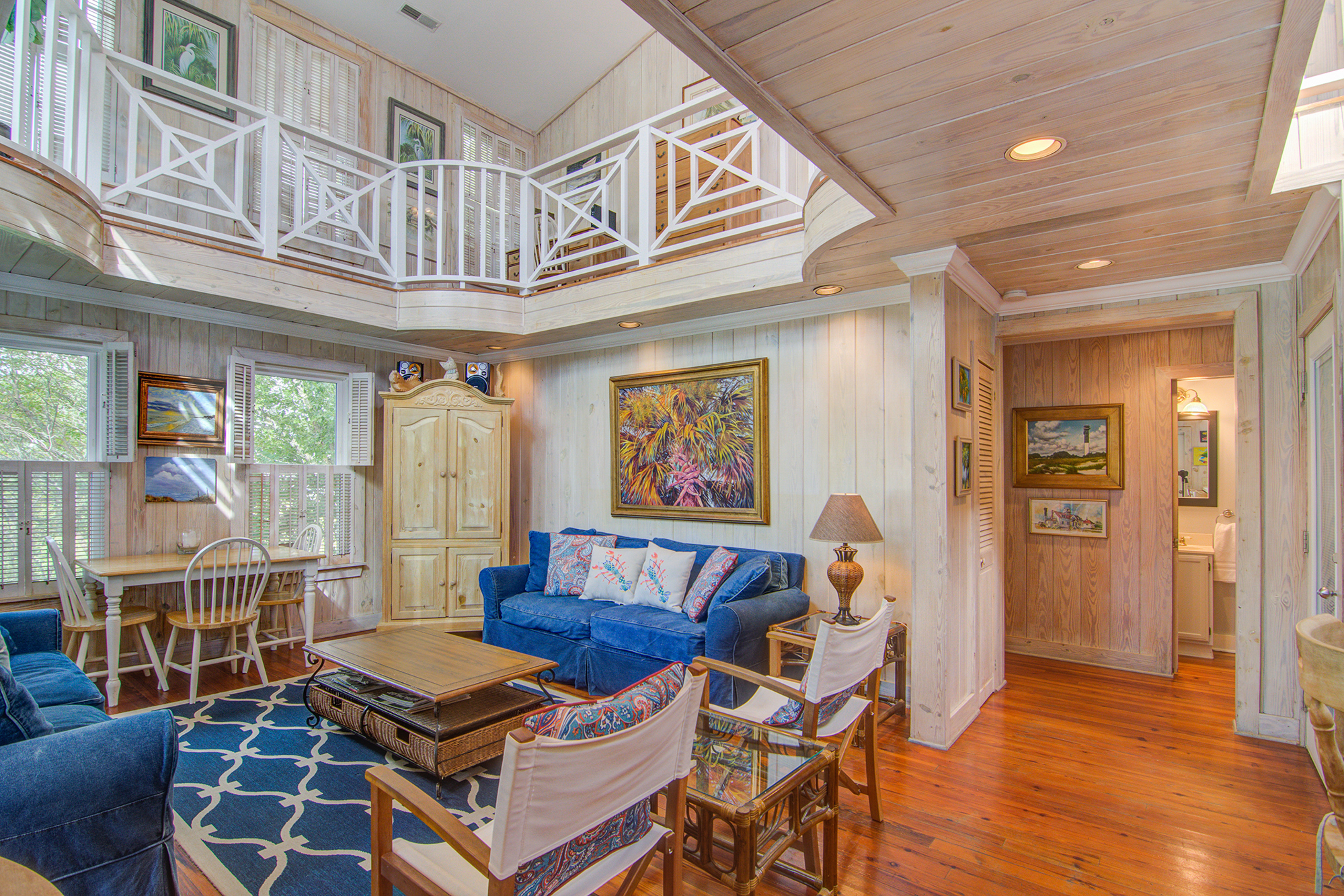 Beautiful Sullivan’s Island home next to lighthouse - easy walk to beach