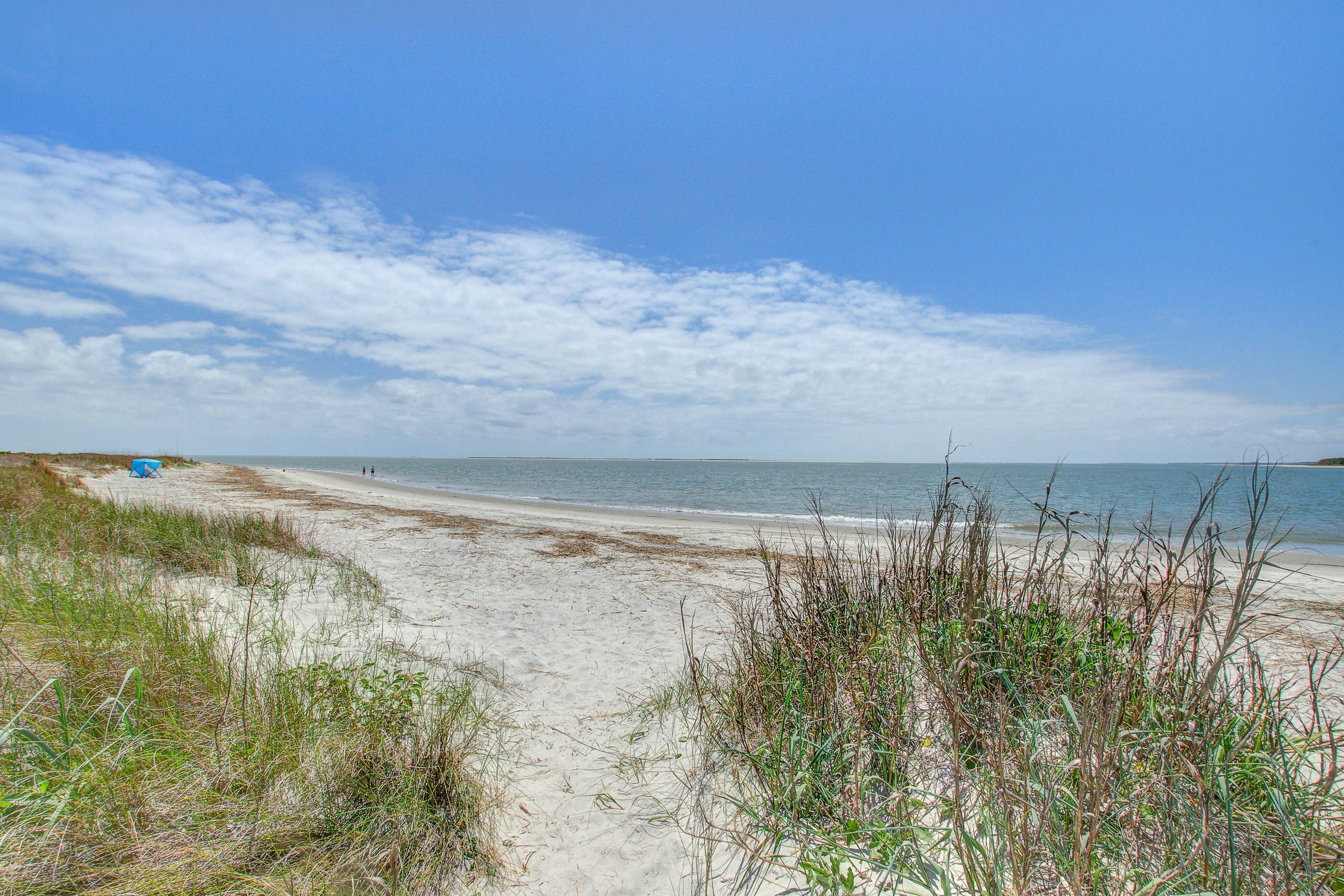 Beachfront villa with dolphin viewing deck, shared pools, tennis, golf & more