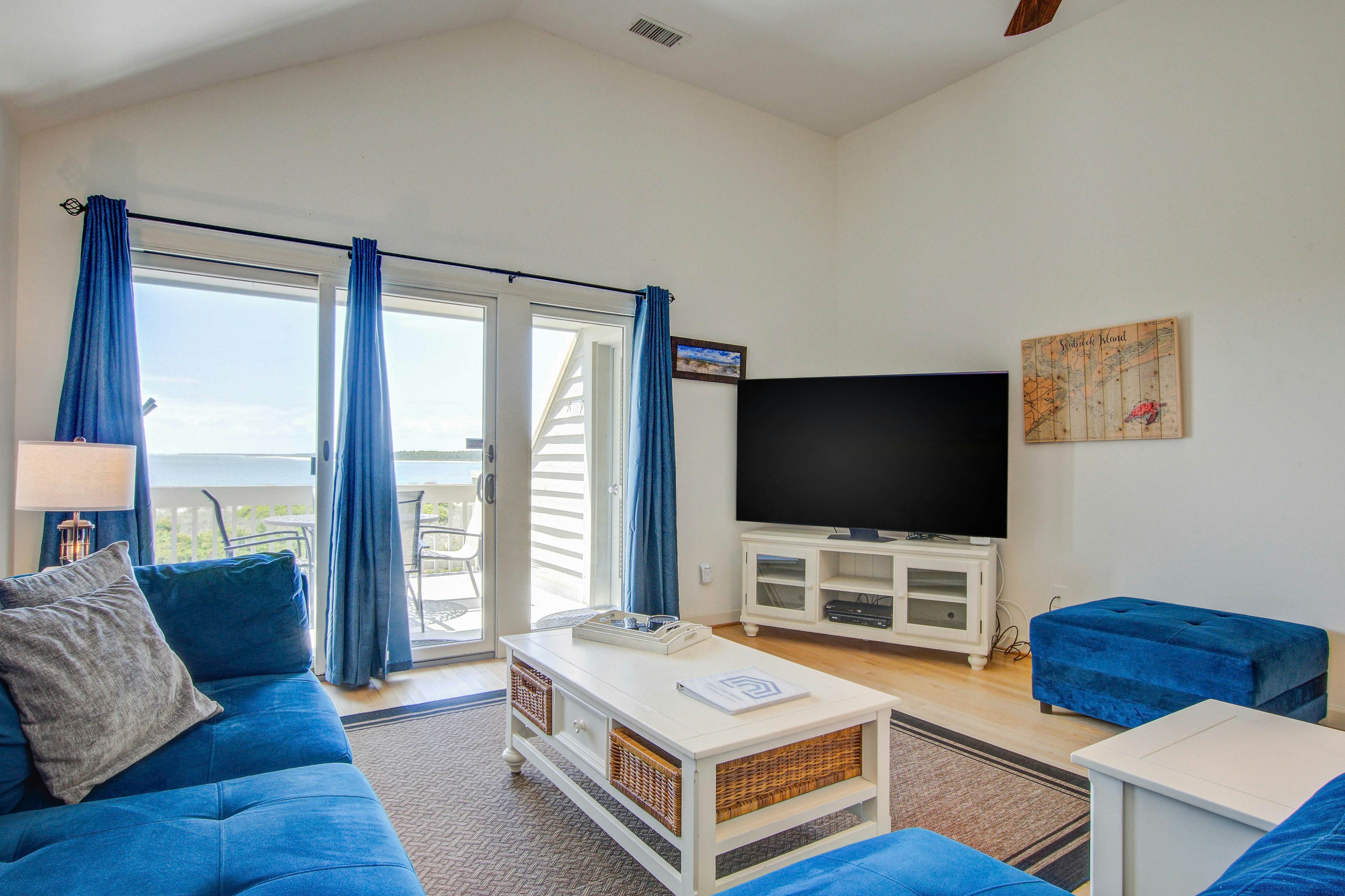 Beachfront villa with dolphin viewing deck, shared pools, tennis, golf & more