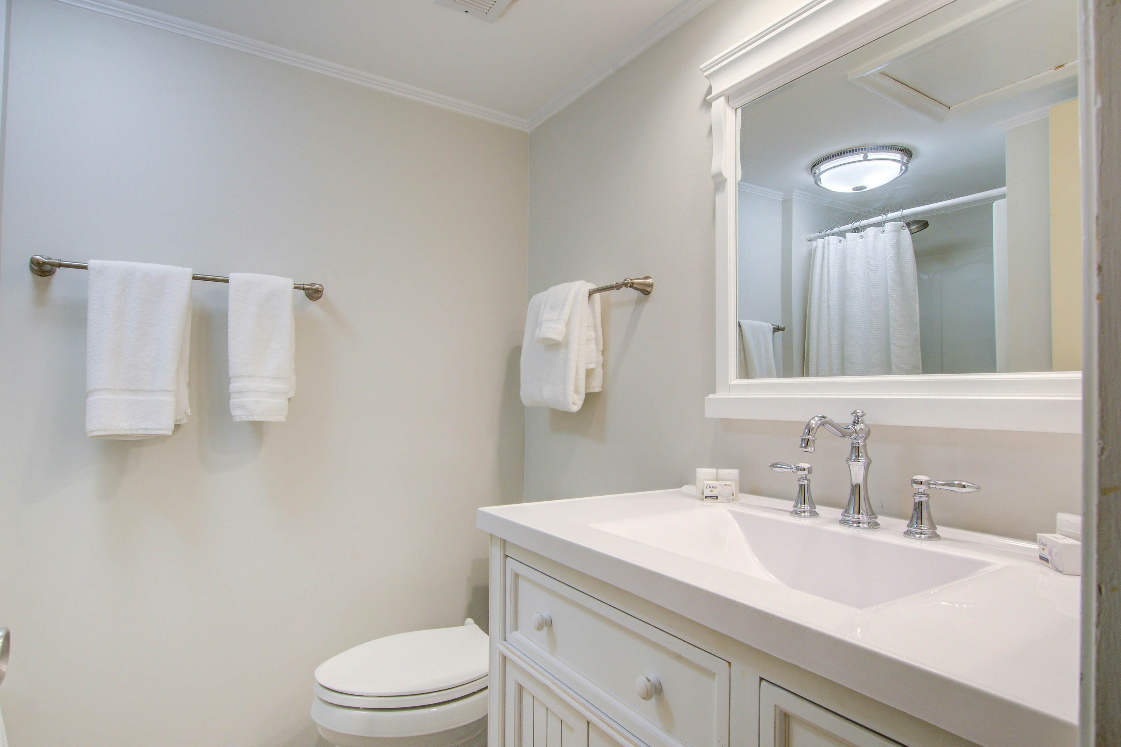 Beachfront villa with dolphin viewing deck, shared pools, tennis, golf & more