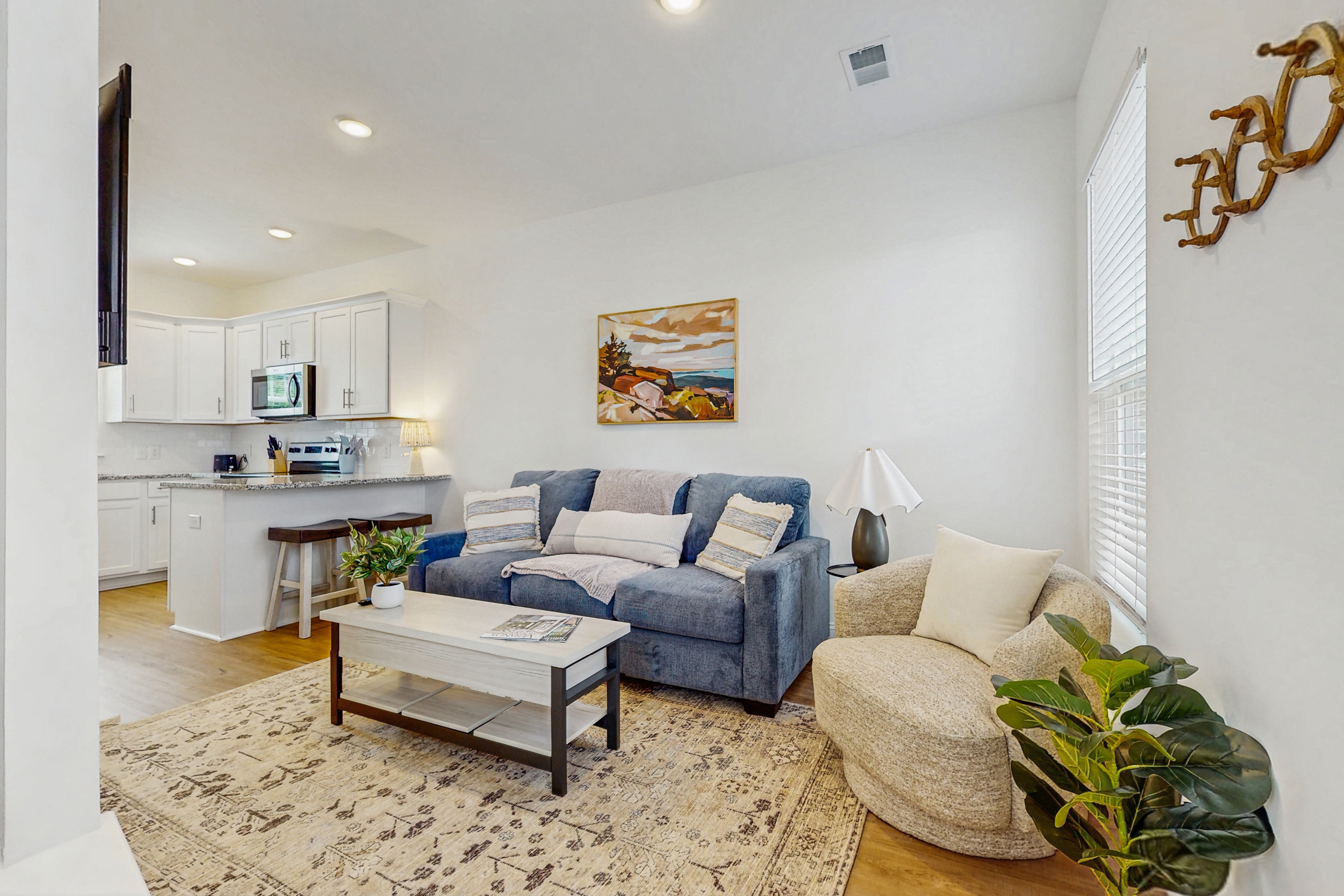 1BR Cottage Home in Pet Friendly Resort w/ Pool, hot tub & parks