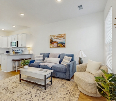 1BR Cottage Home in Pet Friendly Resort w/ Pool, hot tub & parks