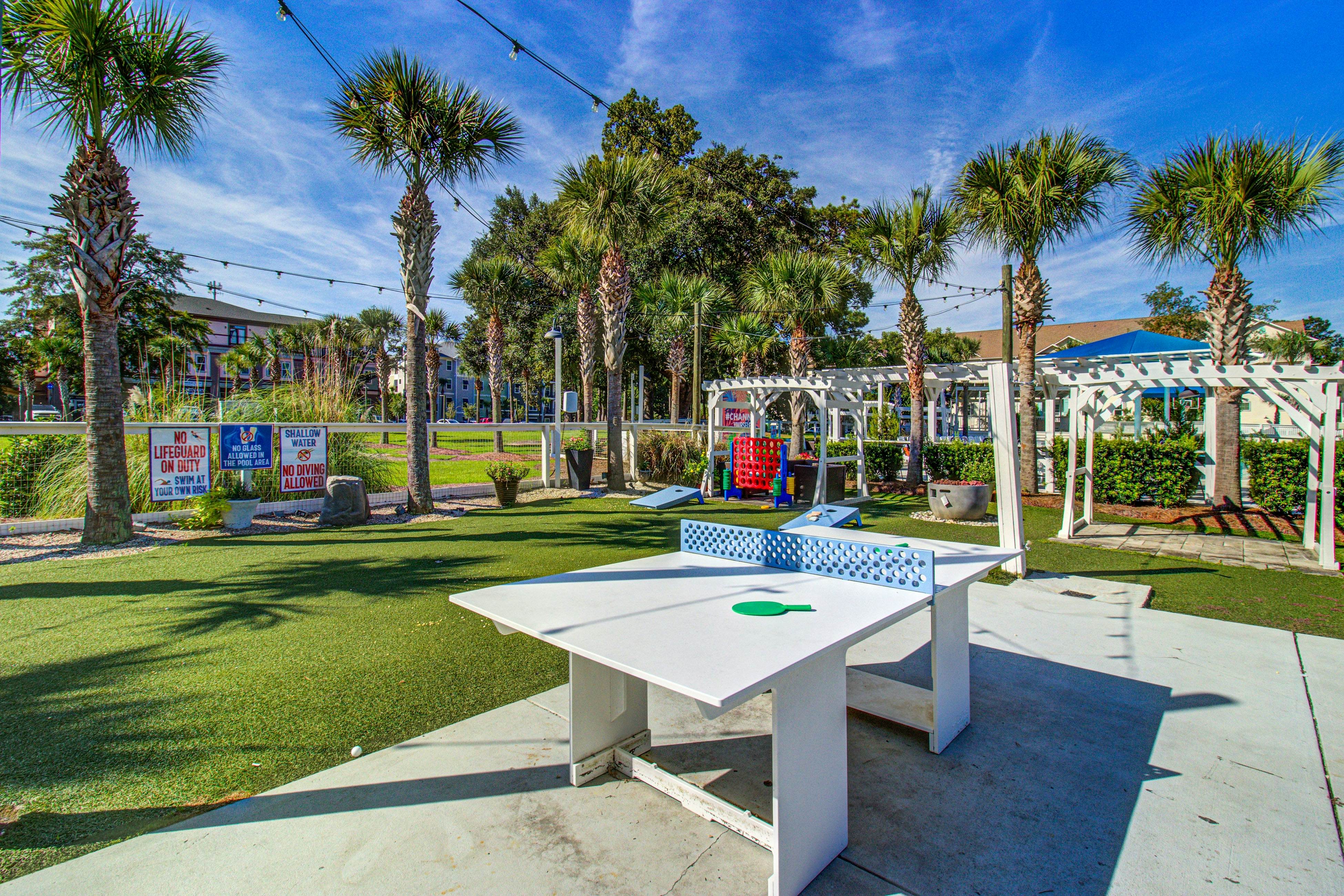 1BR Cottage Home in Pet Friendly Resort w/ Pool, hot tub & parks